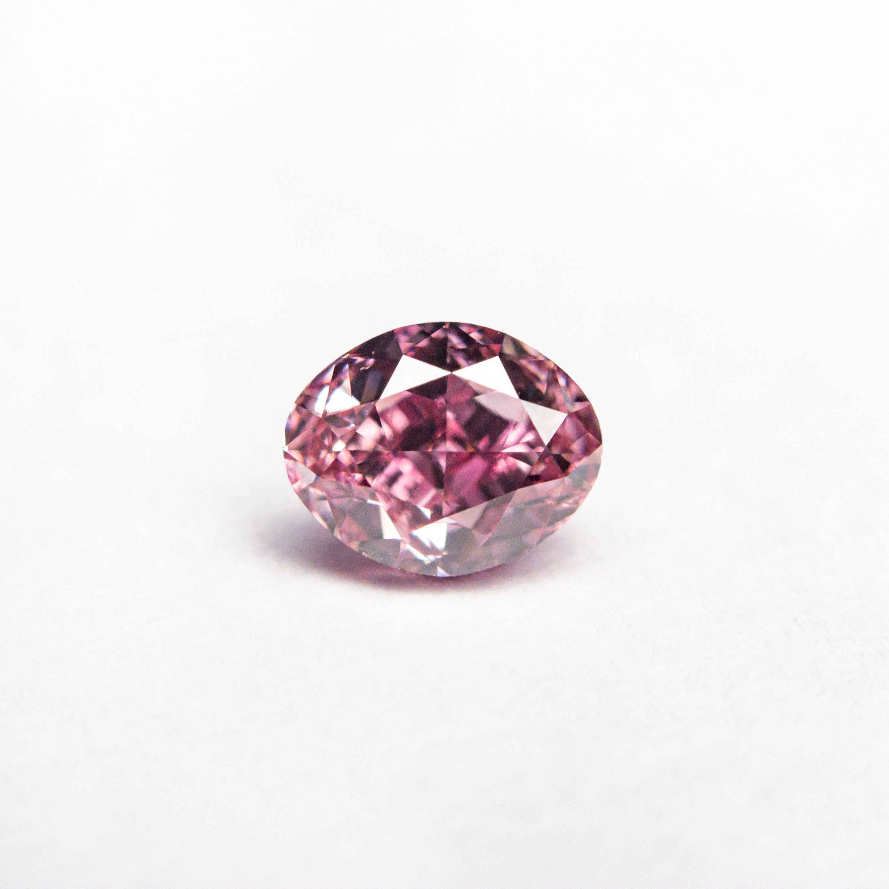 0.61ct 5.57x4.44x3.13mm GIA VS2 Fancy Vivid Purplish Pink Oval Brilliant ๐ฆ๐บ 24137-01