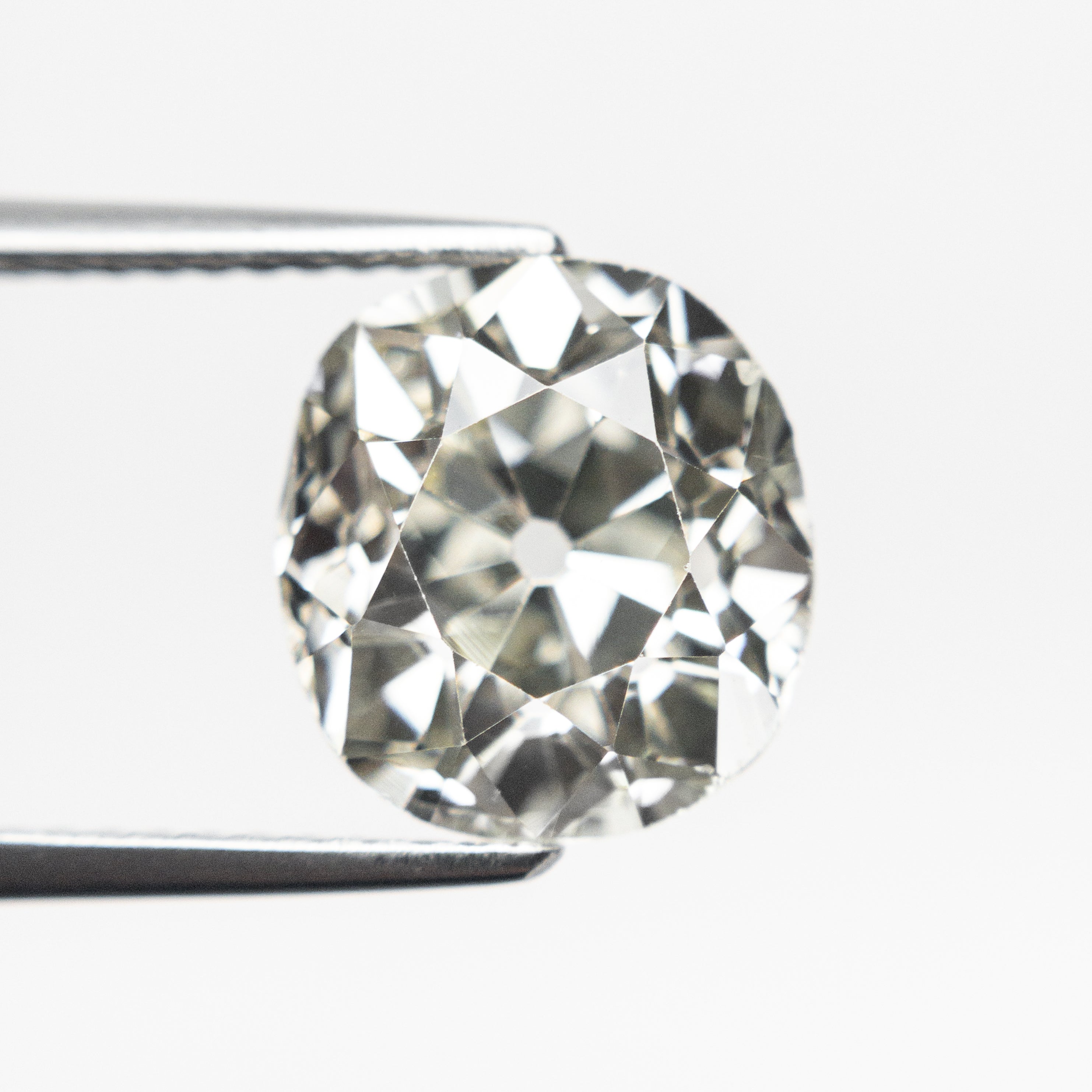 4.04ct 9.89x9.12x6.59mm VS2 M Antique Old Mine Cut 20671-01