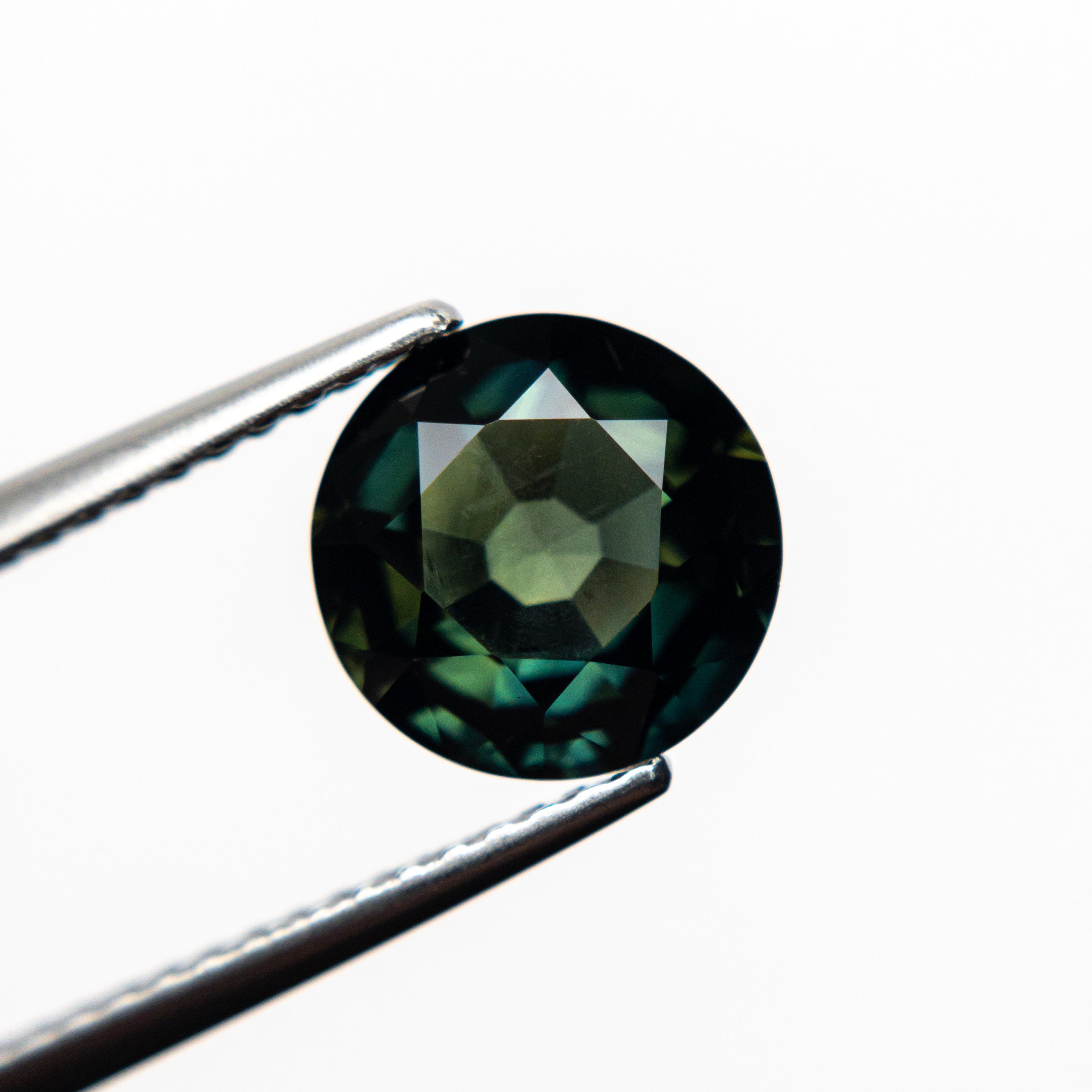2.43ct 8.12x8.03x4.63mm Round Brilliant Sapphire 20960-07