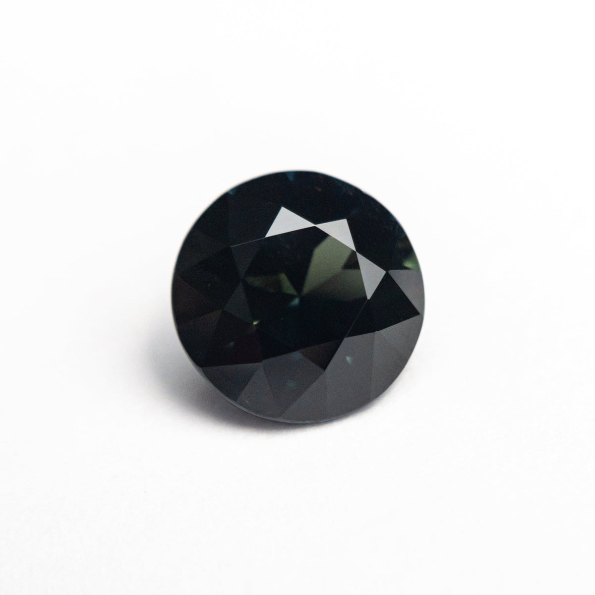 2.11ct 7.85x7.82x4.73mm Round Brilliant Sapphire 25372-01