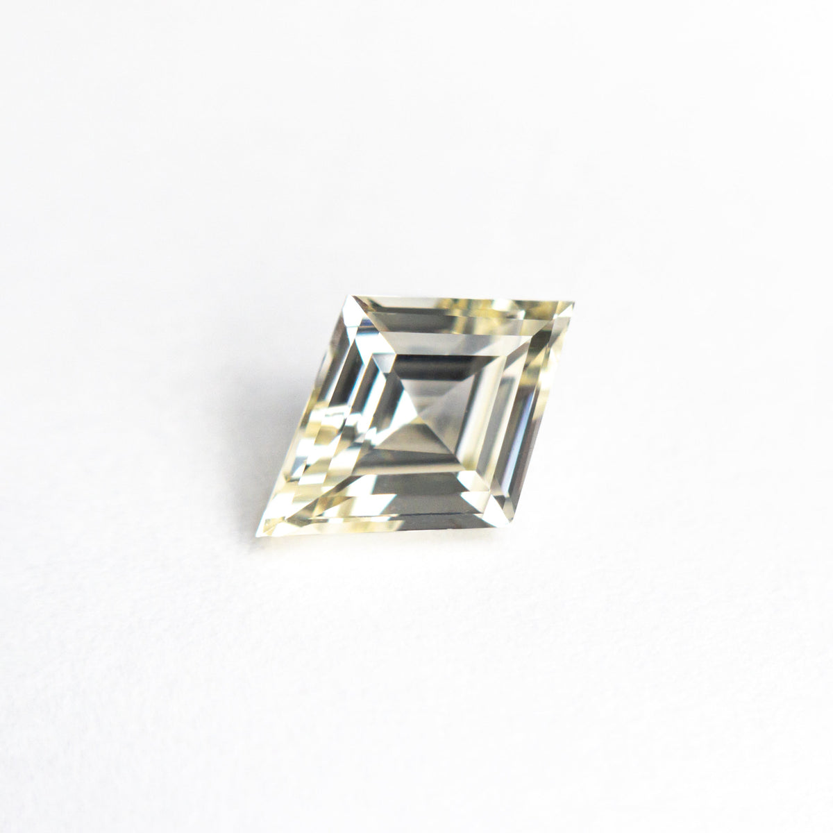 1.09ct 8.89x6.32x3.60mm Lozenge Step Cut Sapphire 26439-01