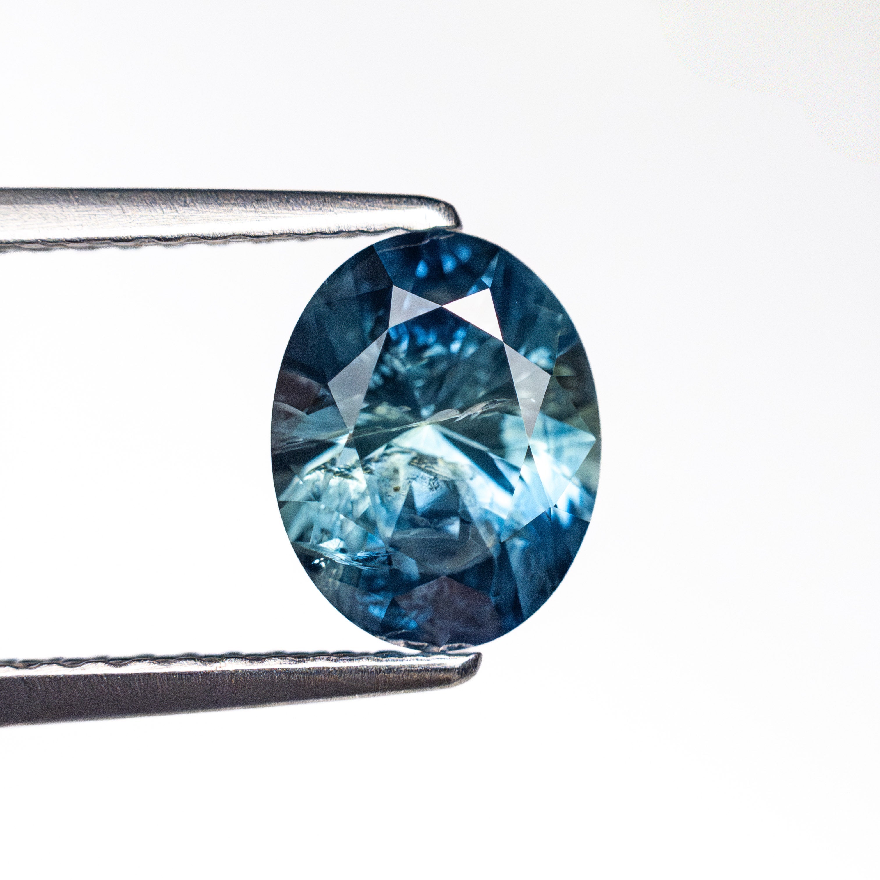 1.64ct 8.07x6.35x4.41mm Oval Brilliant Sapphire 26525-05