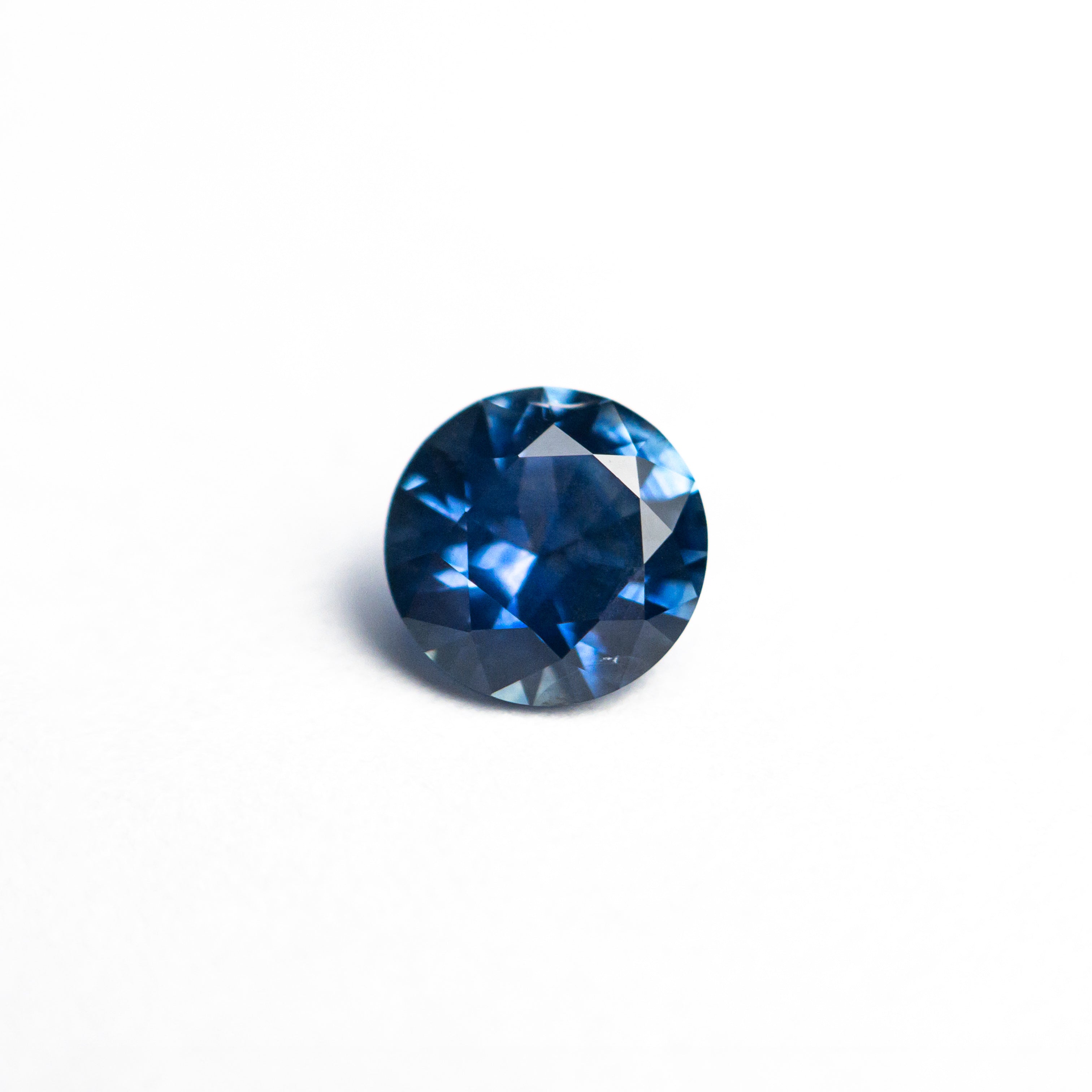 0.82ct 5.62x5.59x3.47mm Round Brilliant Sapphire 26532-07