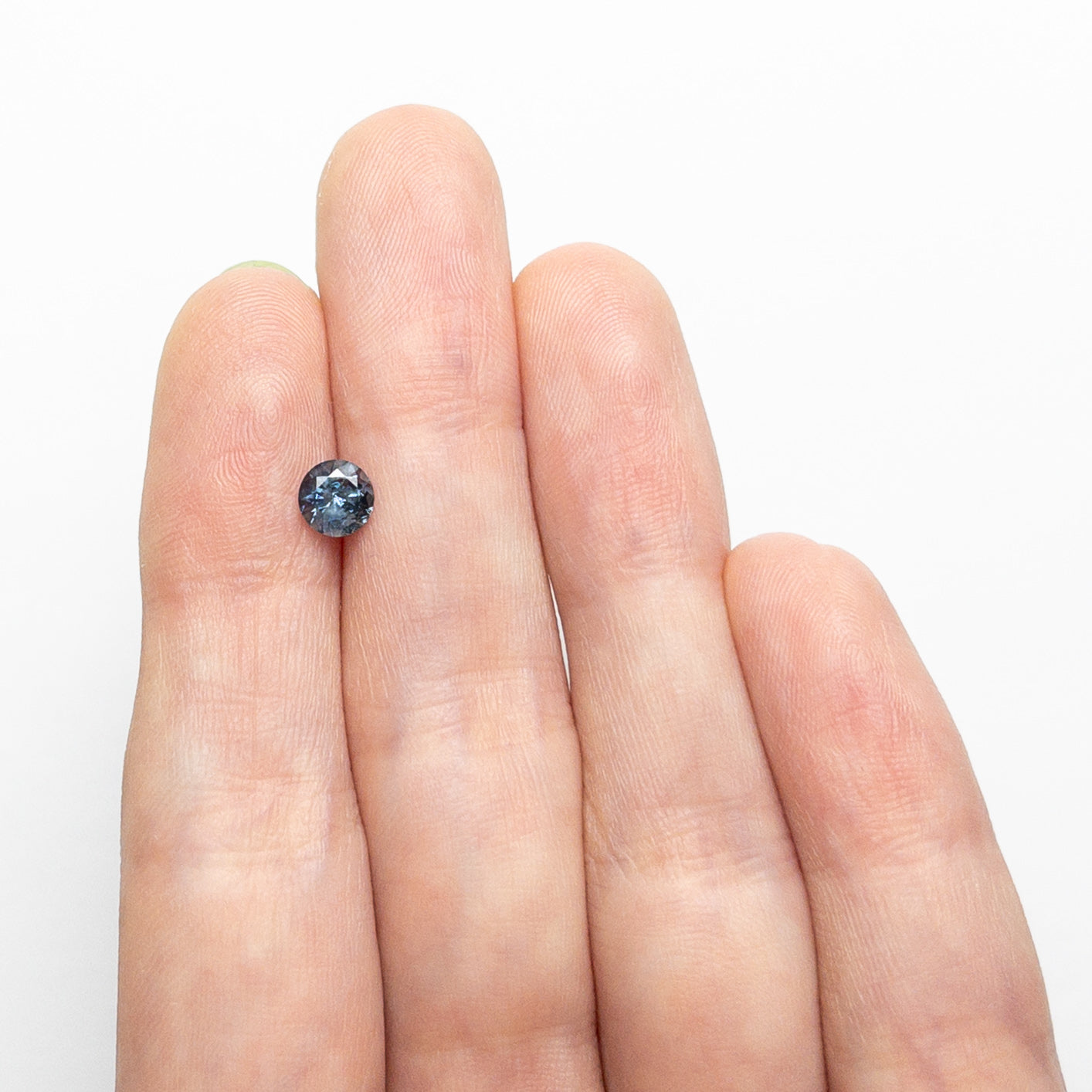0.69ct 5.22x5.17x3.59mm Round Brilliant Sapphire 26556-33