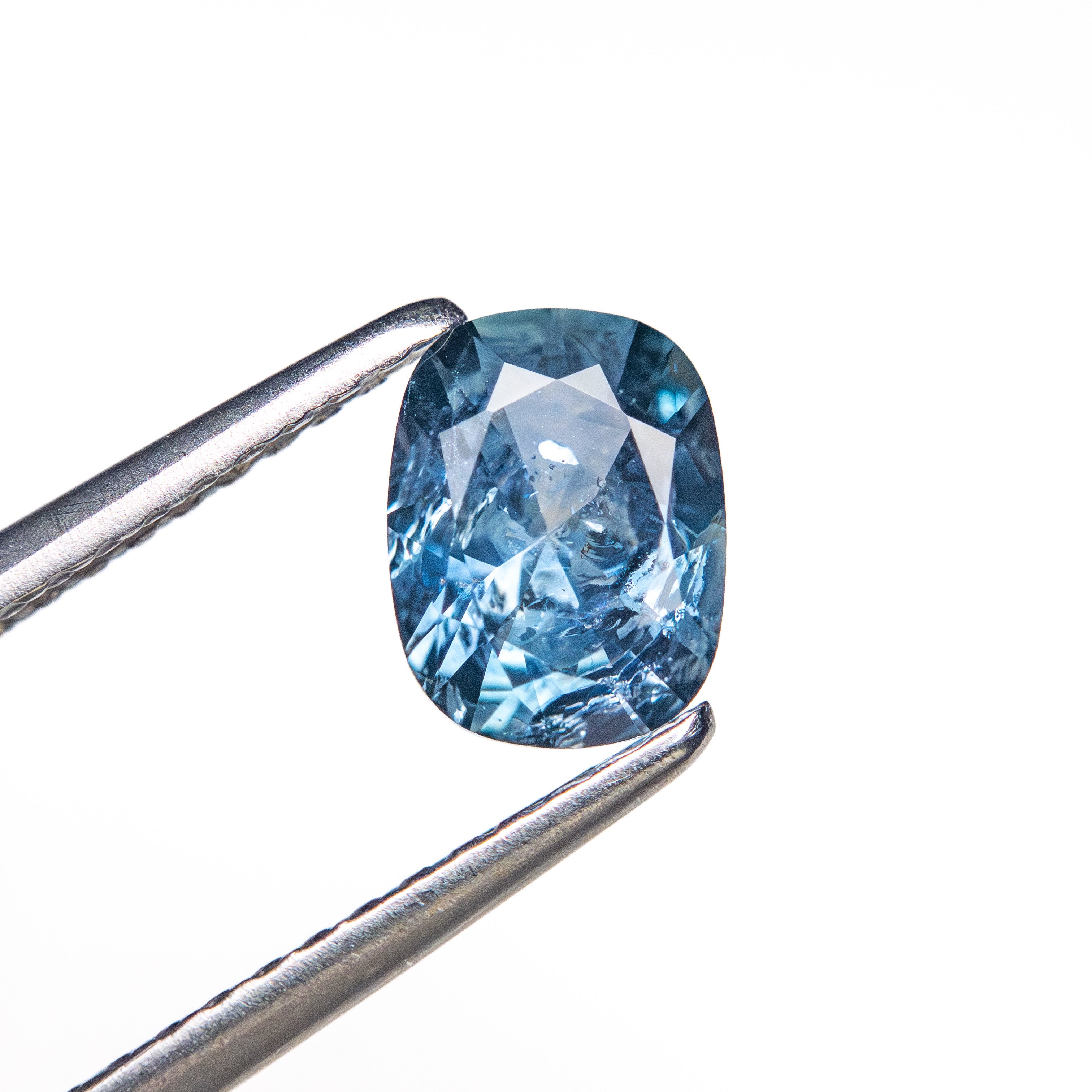 0.91ct 6.72x5.13x3.27mm Cushion Brilliant Sapphire 26674-04