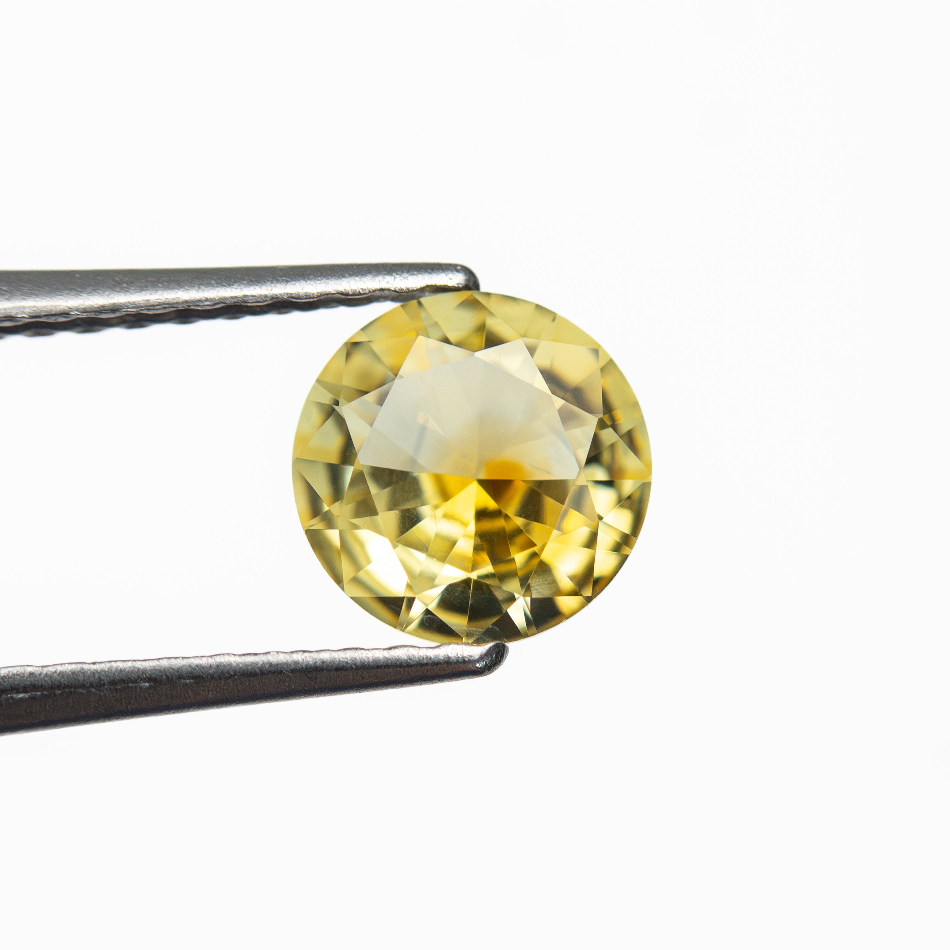 0.85ct 6.18x6.18x2.96mm Round Brilliant Sapphire 26696-01