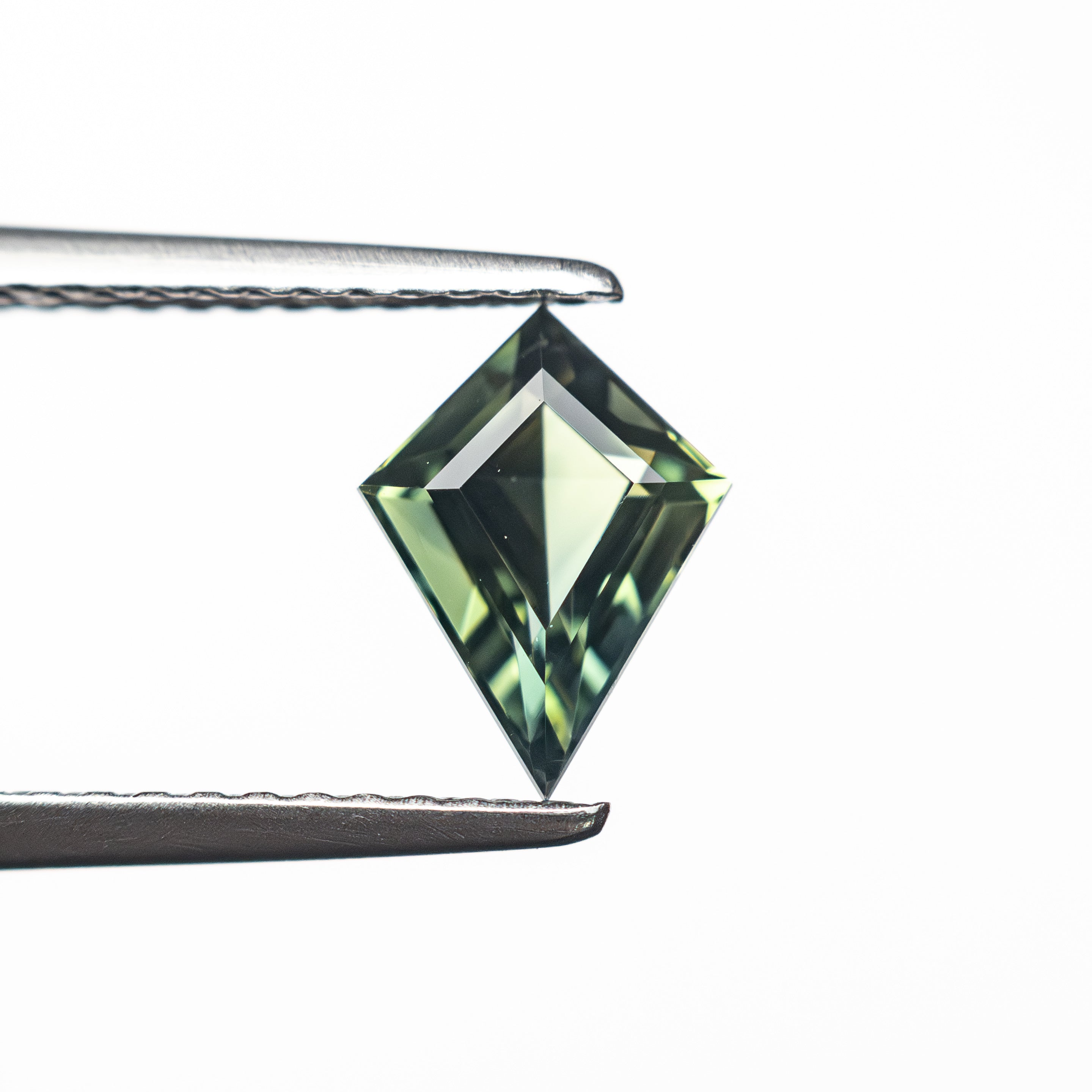 1.02ct 8.39x6.25x3.61mm Kite Step Cut Sapphire 27138-03