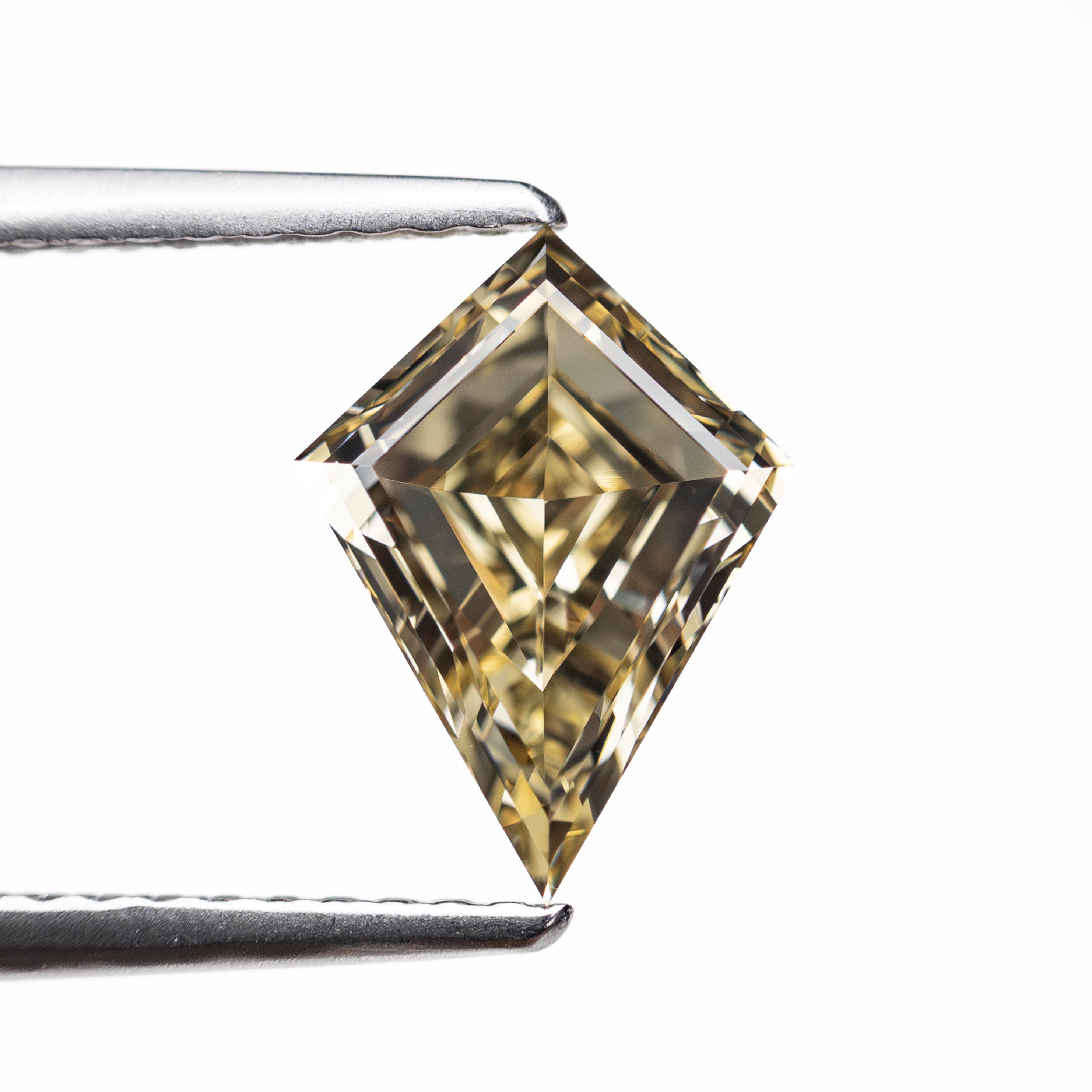 1.53ct 10.11x7.48x4.12mm VVS1 C5 Kite Step Cut ๐จ๐ฆ 27986-01