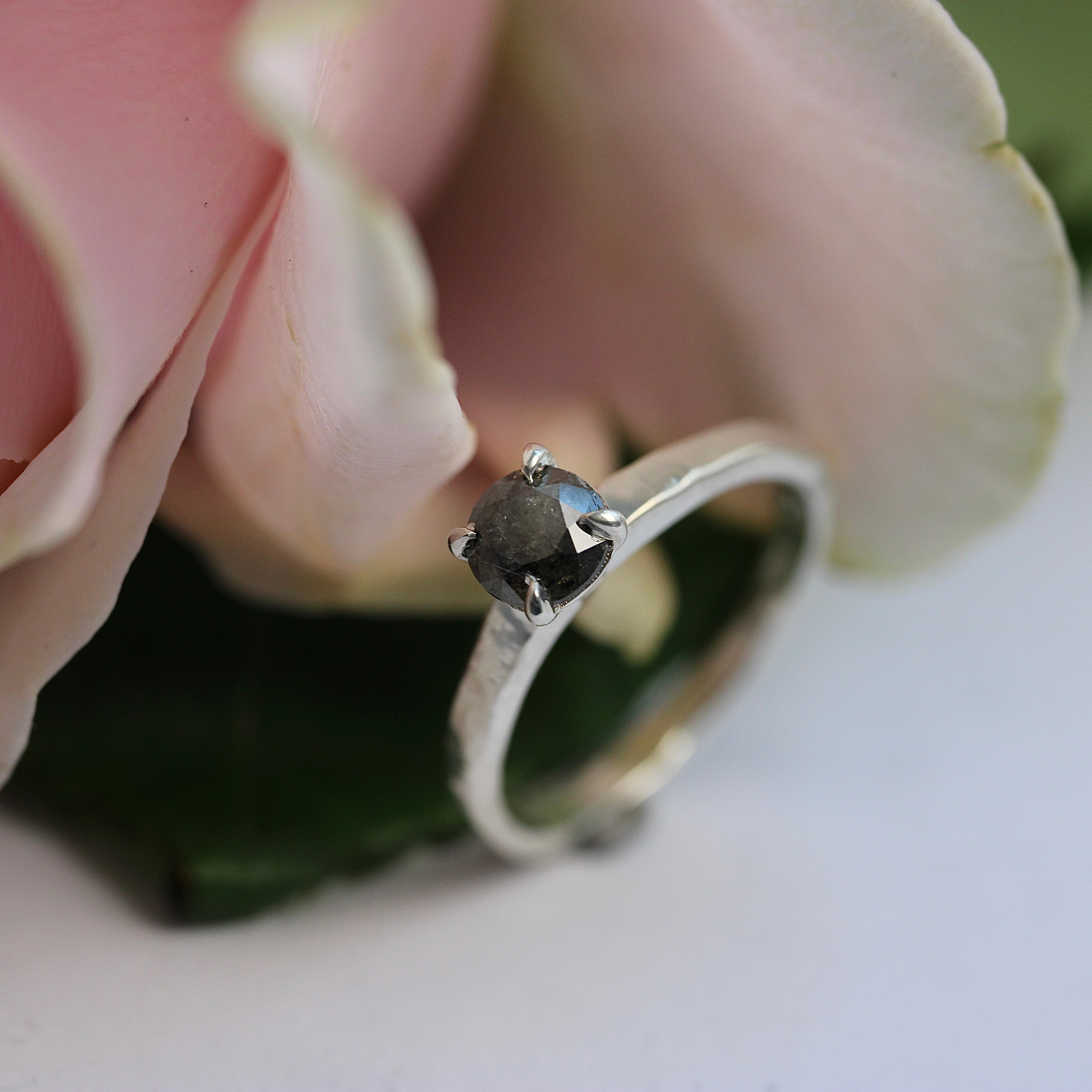 $ALE - ONE OF A KIND - 1CT Salt + Pepper Hammered Salt & Pepper Ring