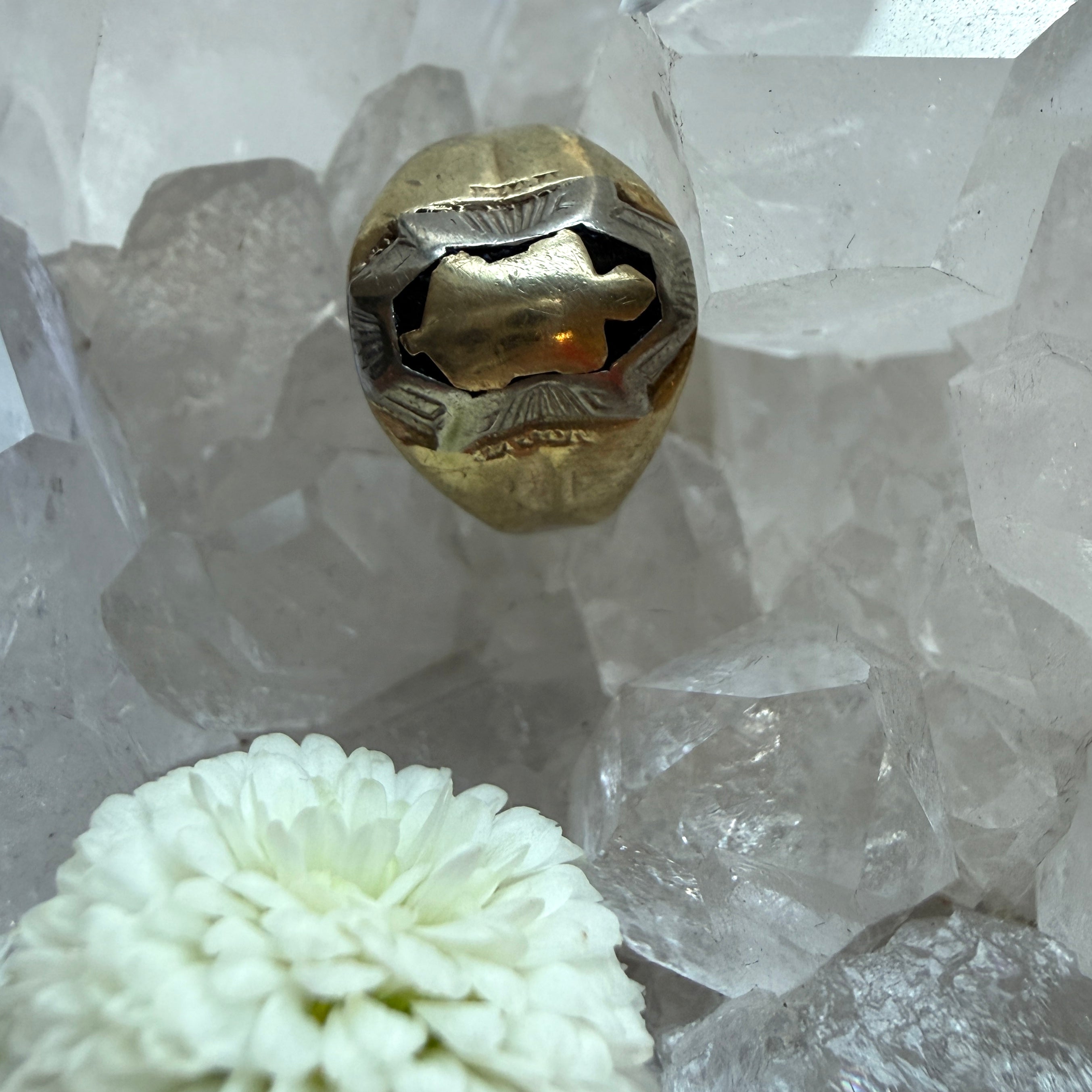 JULY SALE - VINTAGE BIJOUX - Yellow Gold Inlaid Signet Ring