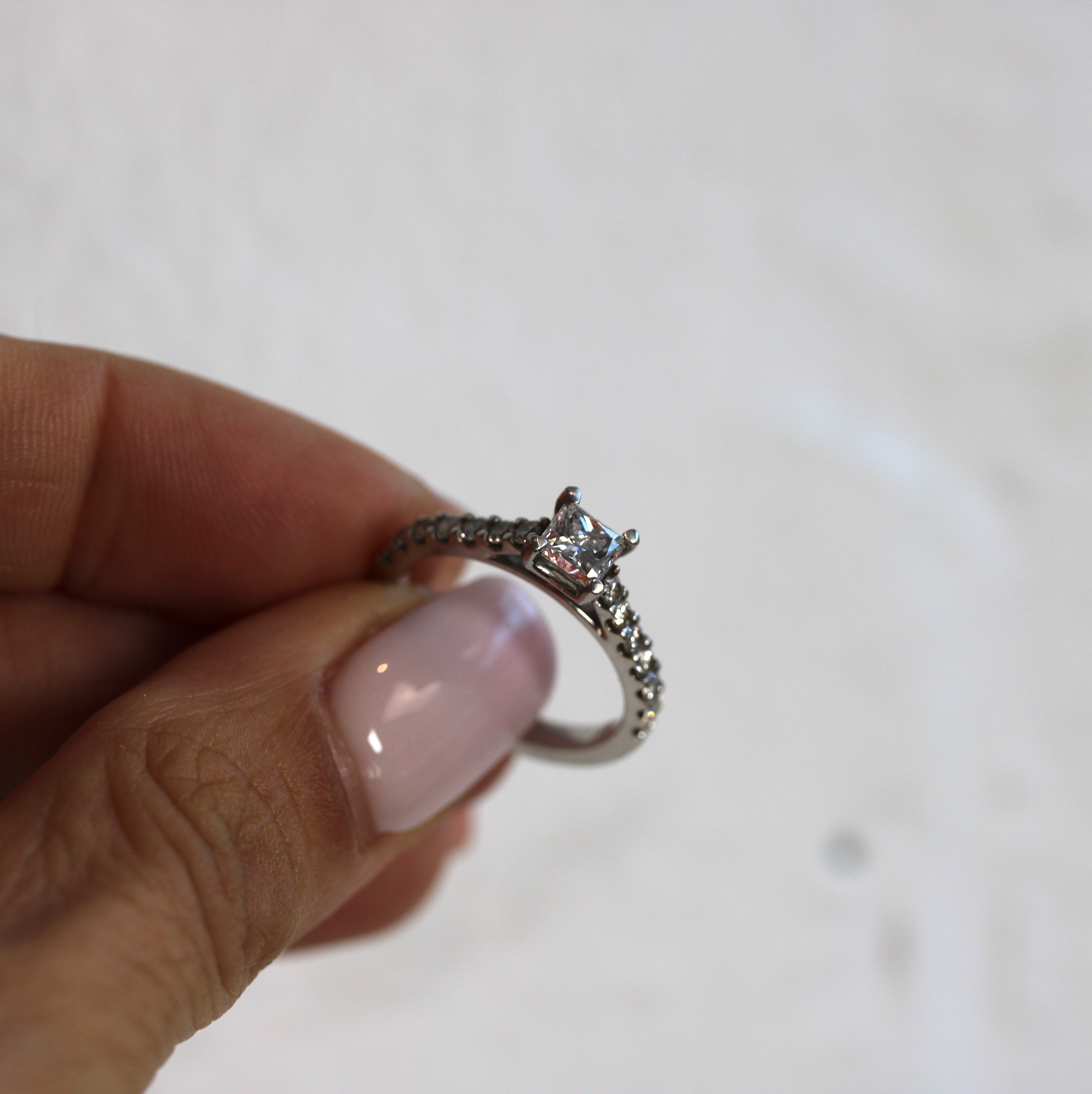$ALE - Princess Cut White Diamond Accented Solitaire - Size M 1/2 - Platinum