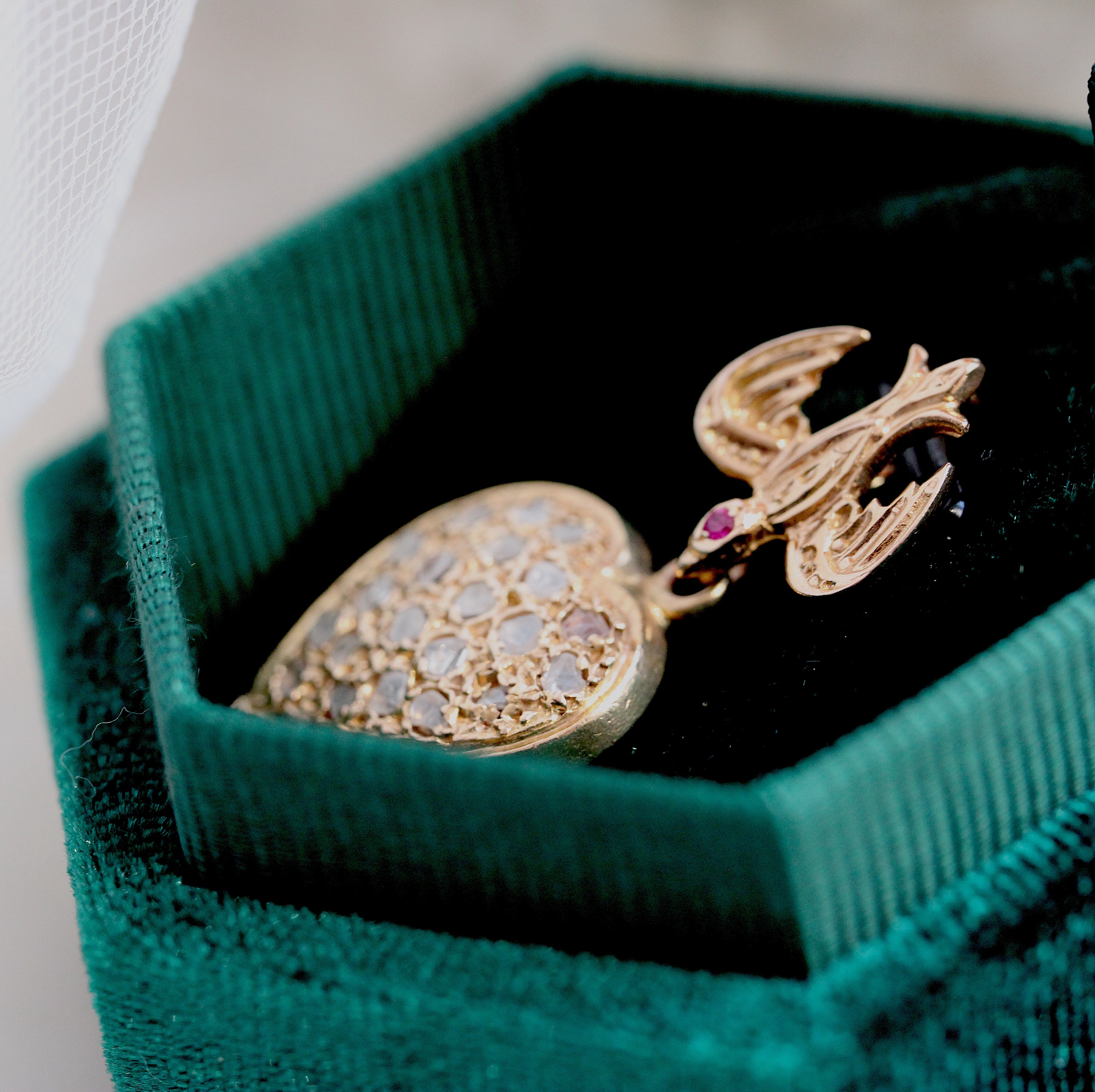 Vintage Bijoux - Dove of Devotion Pendant