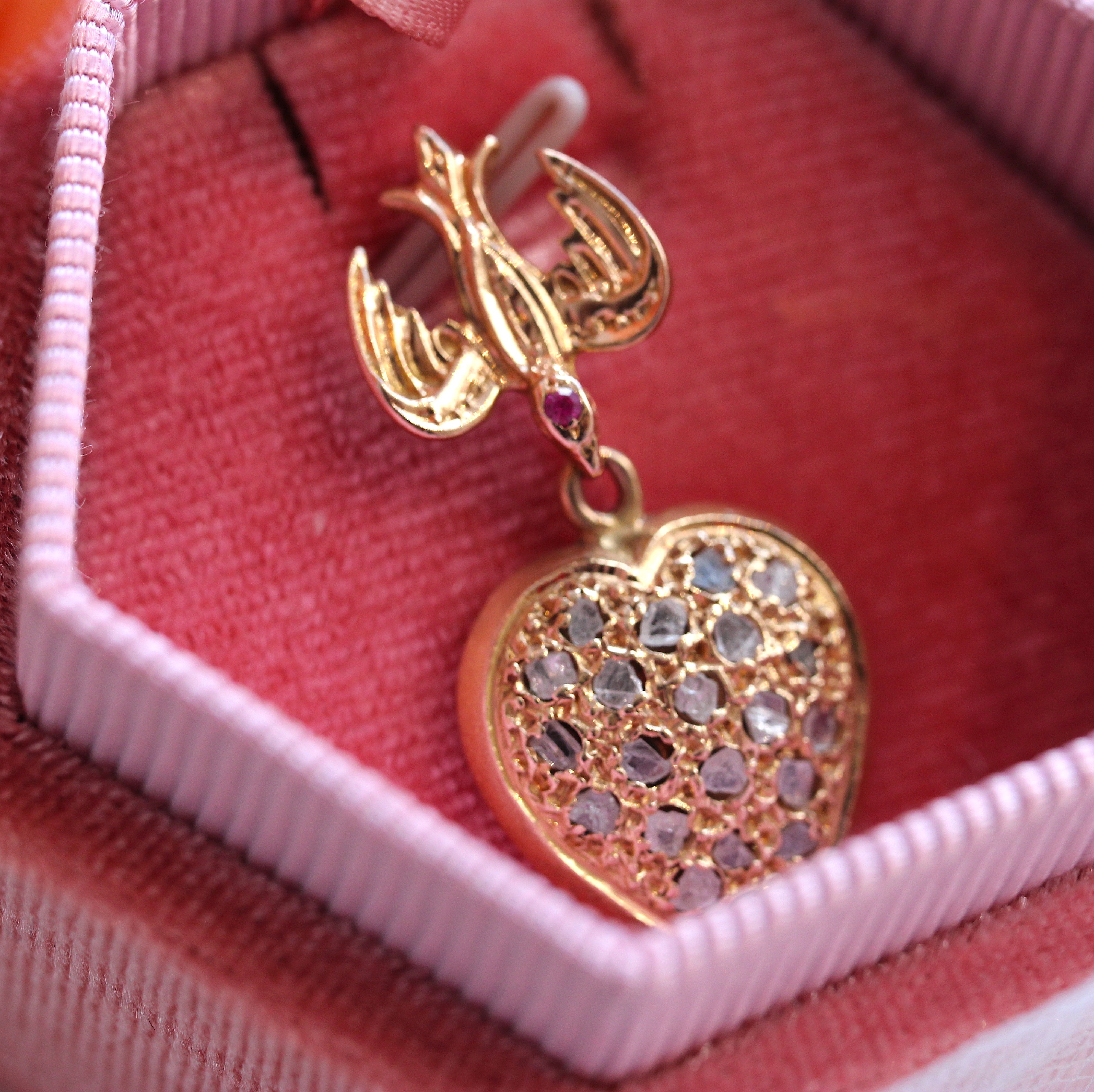 Vintage Bijoux - Dove of Devotion Pendant