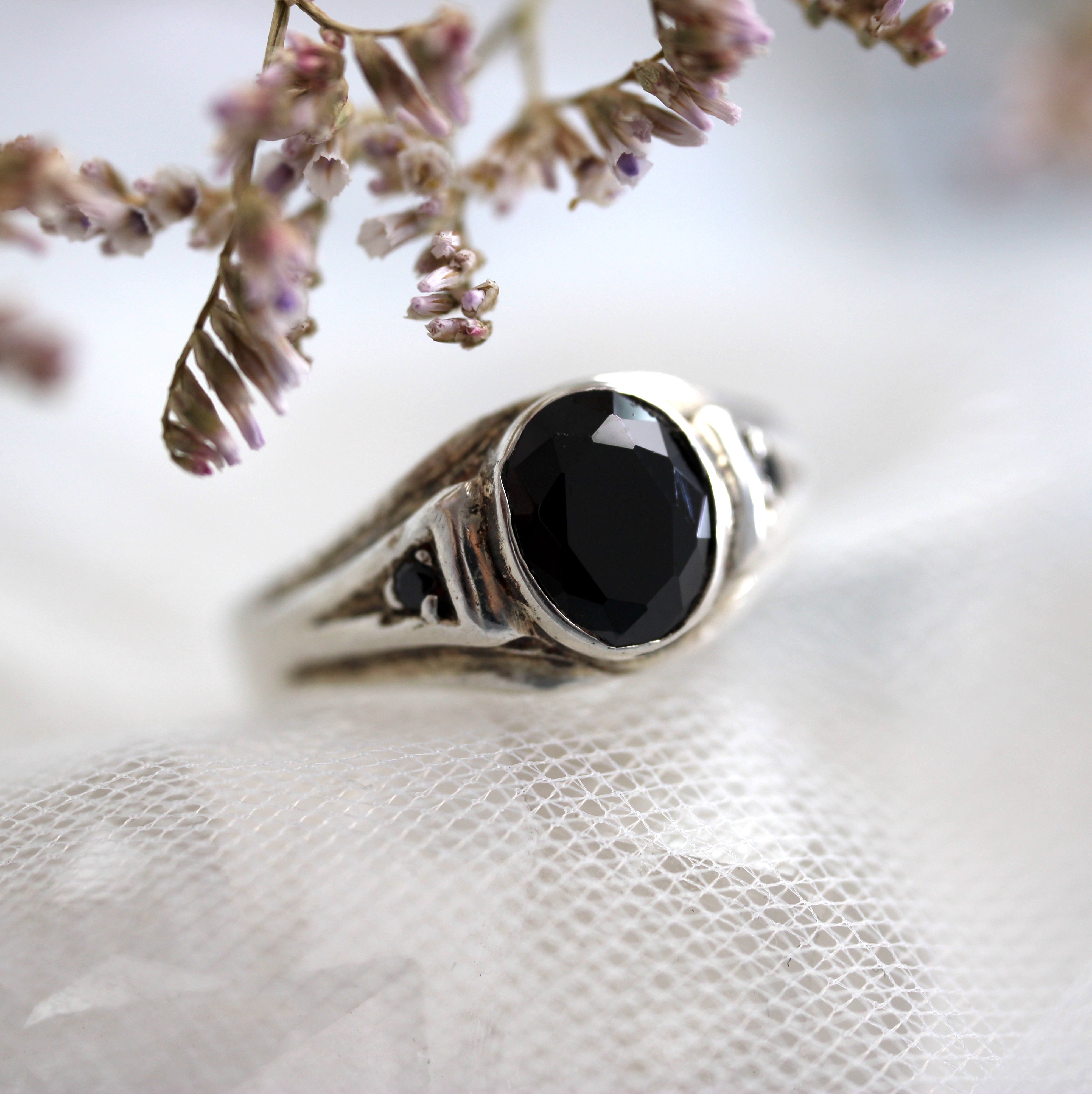 VINTAGE BIJOUX - Black Onyx Ring