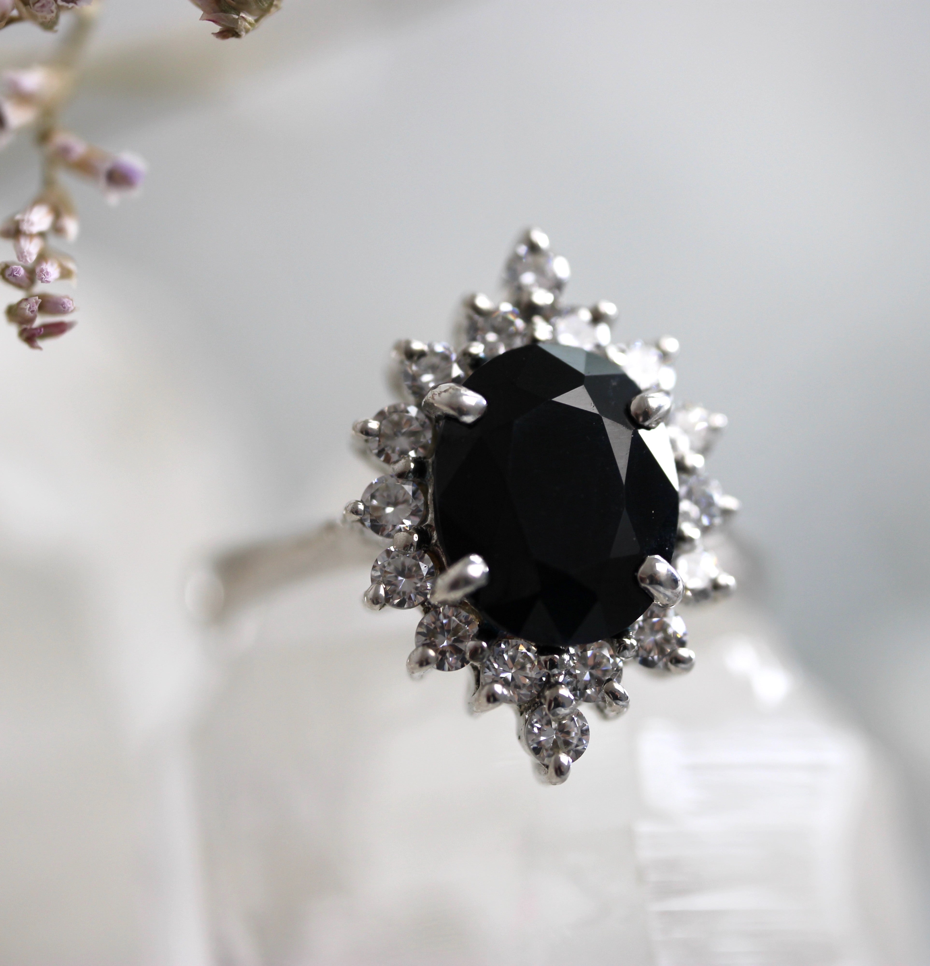 VINTAGE BIJOUX - 3.39ct Dark Blue Sapphire Cluster Ring