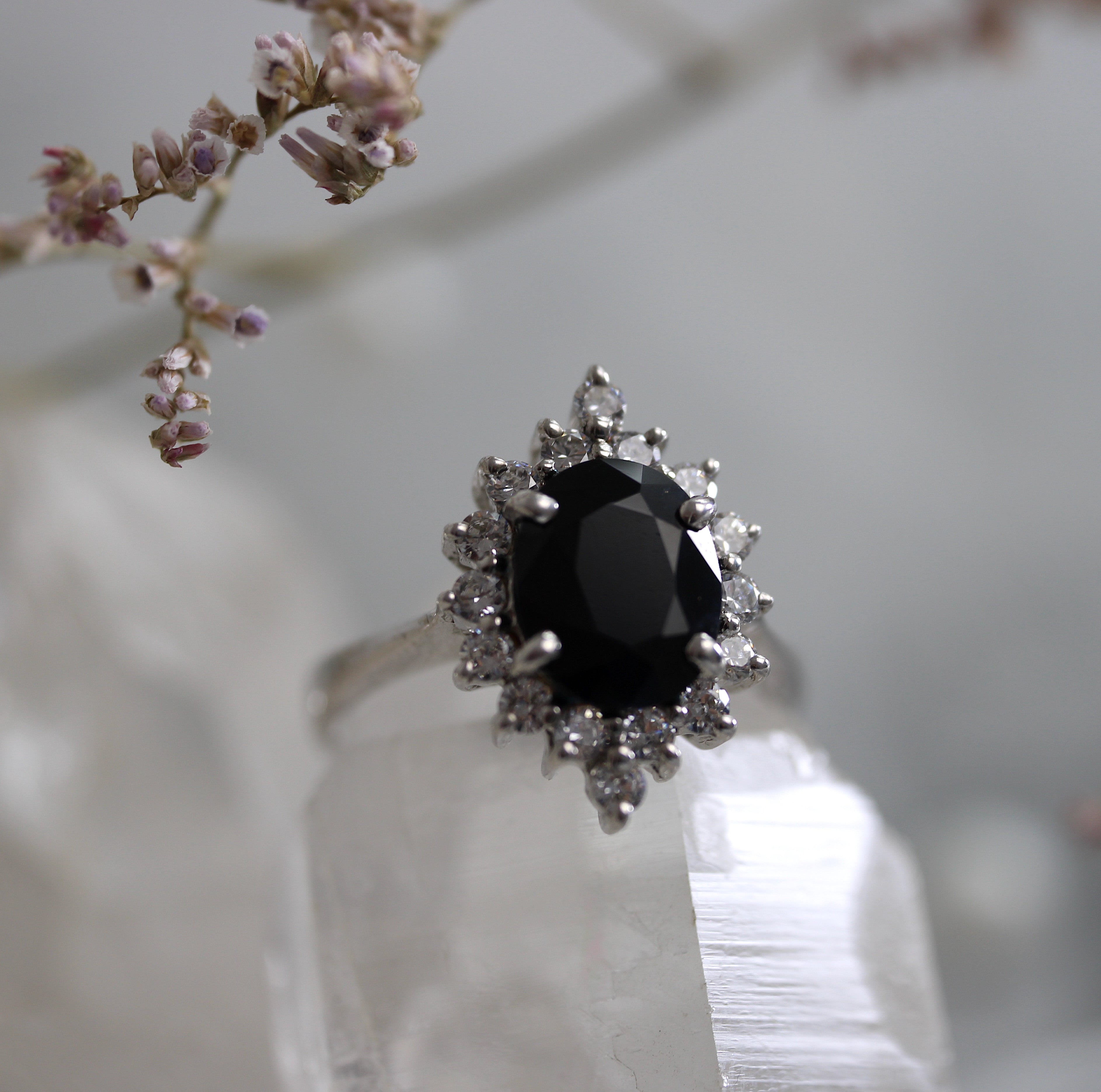 VINTAGE BIJOUX - 3.39ct Dark Blue Sapphire Cluster Ring
