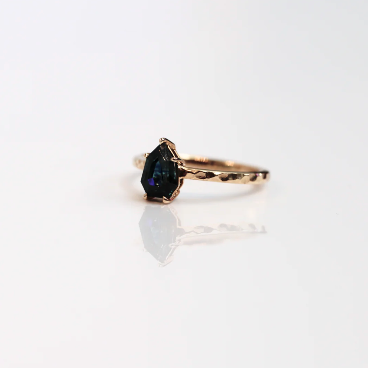 Hammered Band Solitaire - Australian Sapphire - Yellow Gold - Ready to Ship