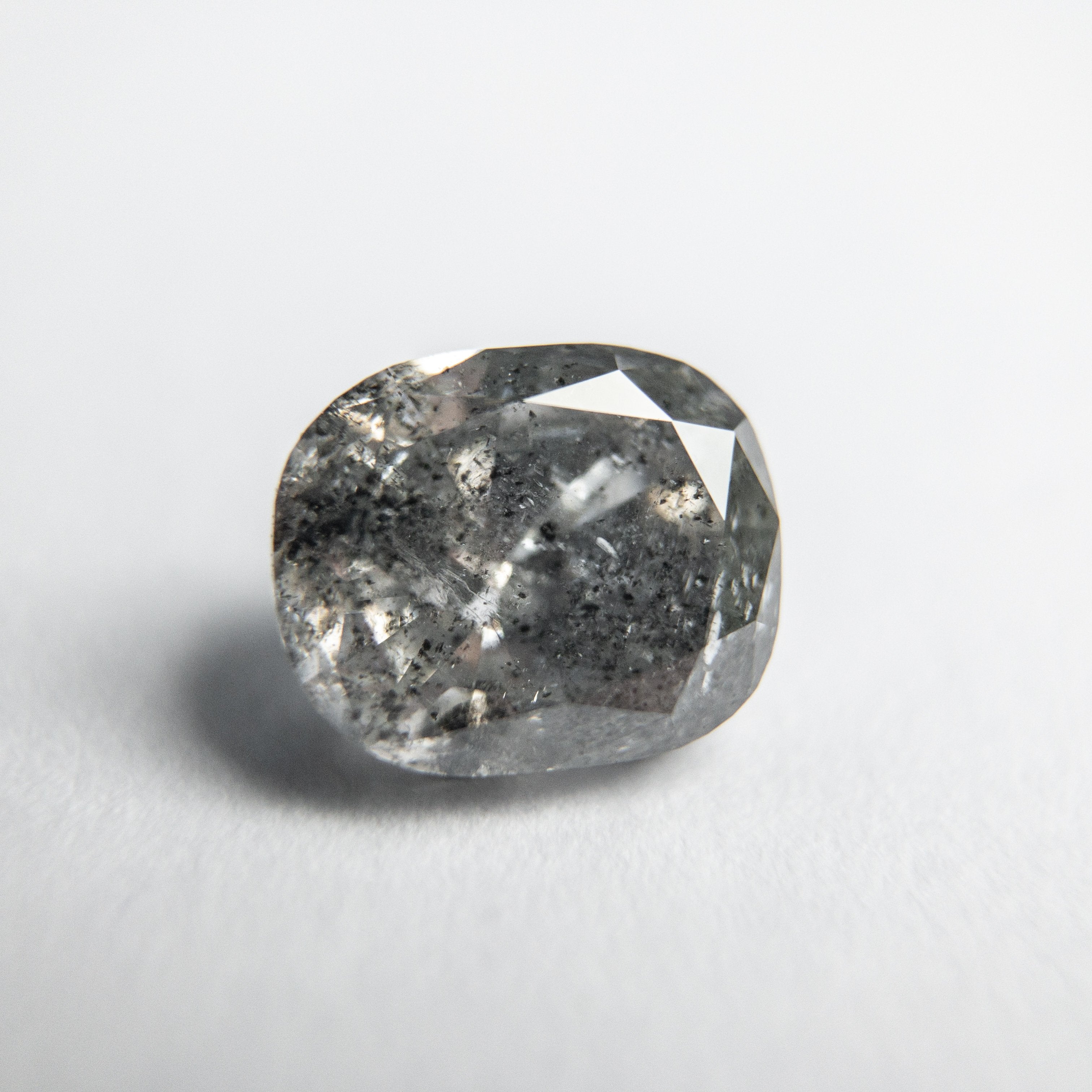 1.33ct 6.87x5.71x4.06mm Cushion Brilliant 18005-07 hold d799