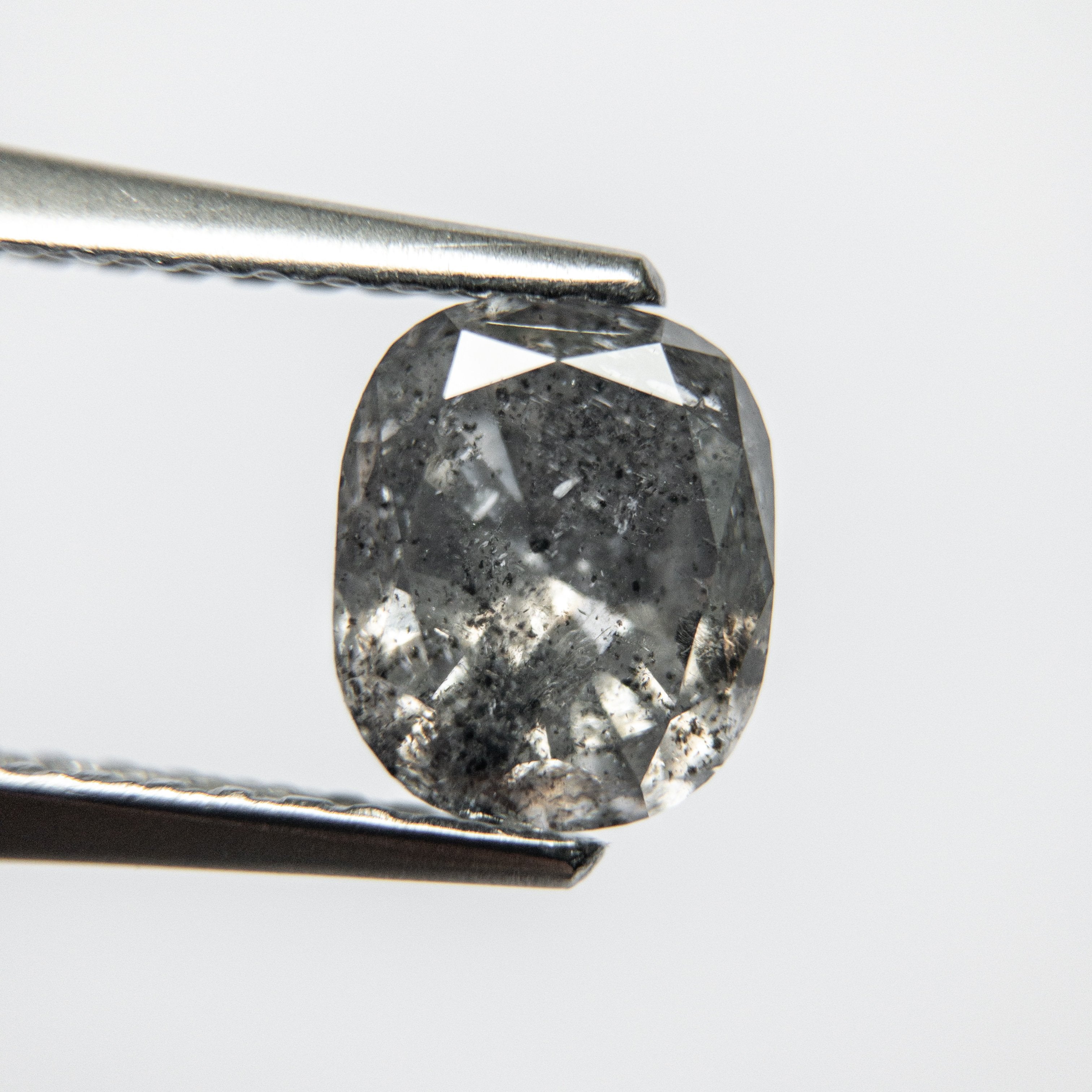 1.33ct 6.87x5.71x4.06mm Cushion Brilliant 18005-07 hold d799