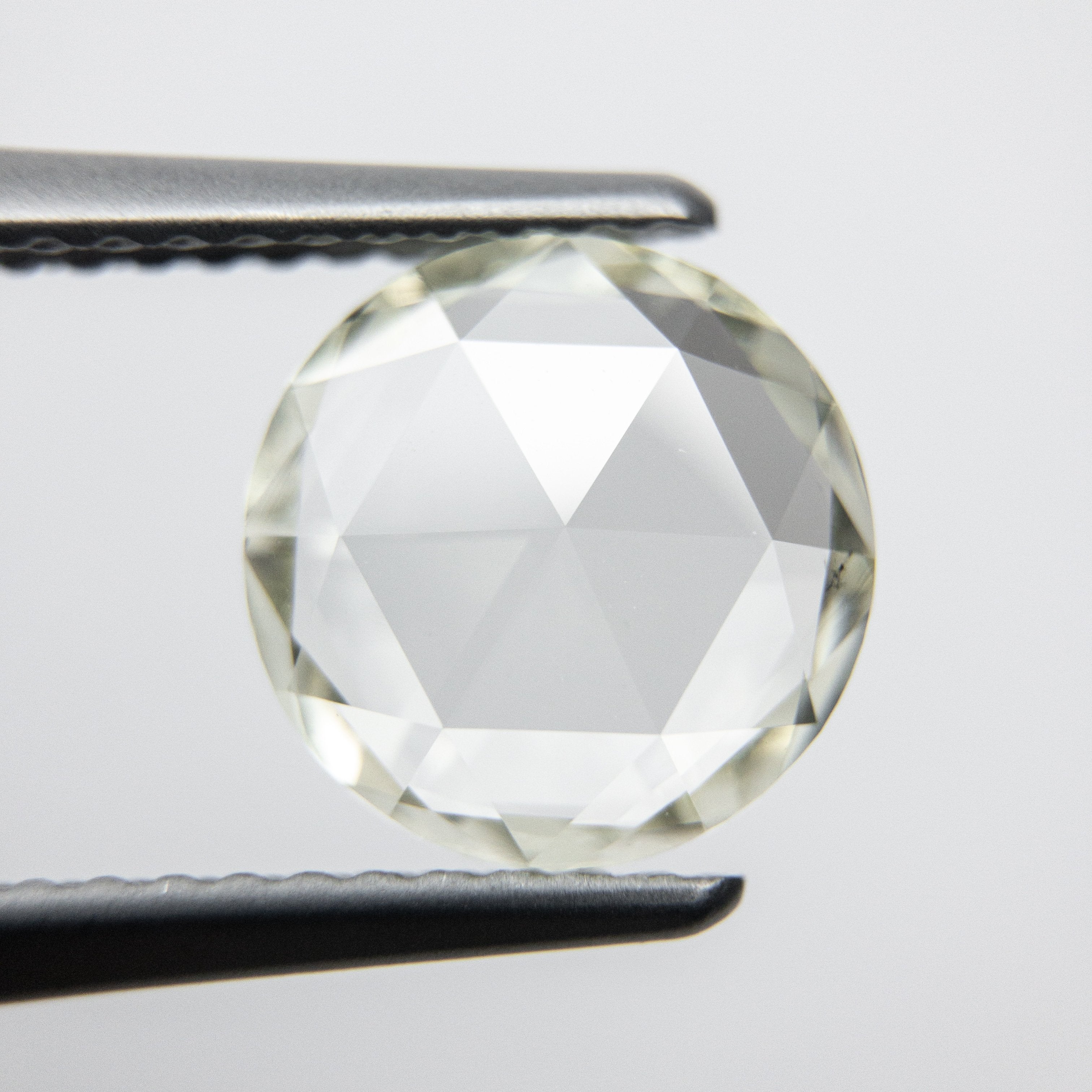 1.51ct 8.73x8.61x2.14mm SI1 Q/R Round Rosecut 18036-01 Hold D1955