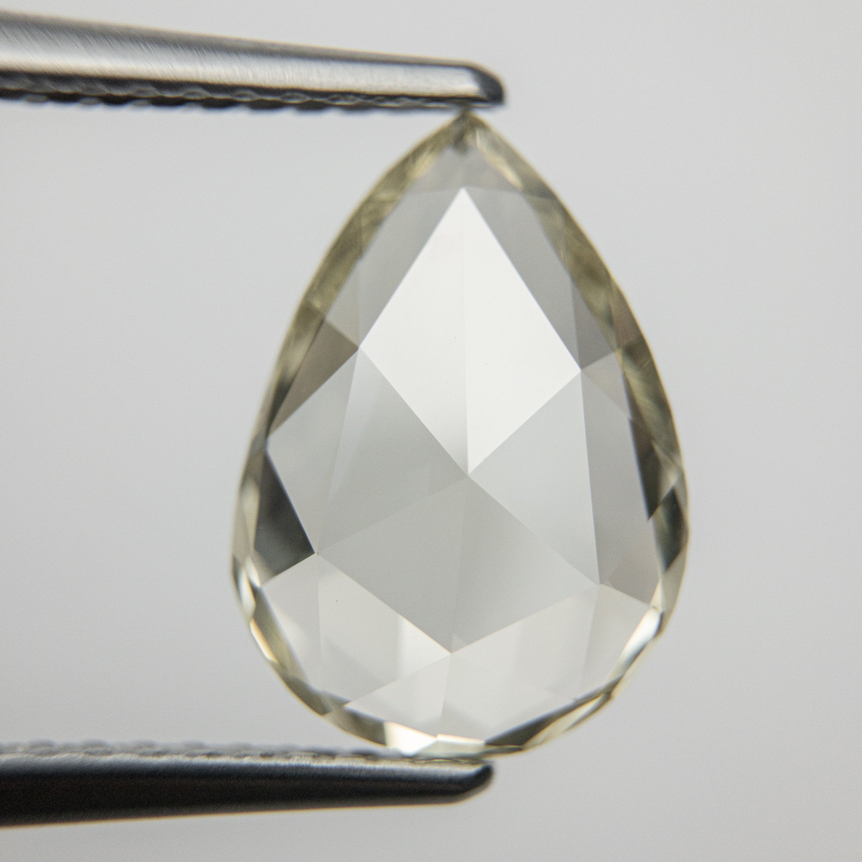 2.04ct 11.89x8.42x2.58mm VS2 Champagne Pear Rosecut 18072-01 hold D1583