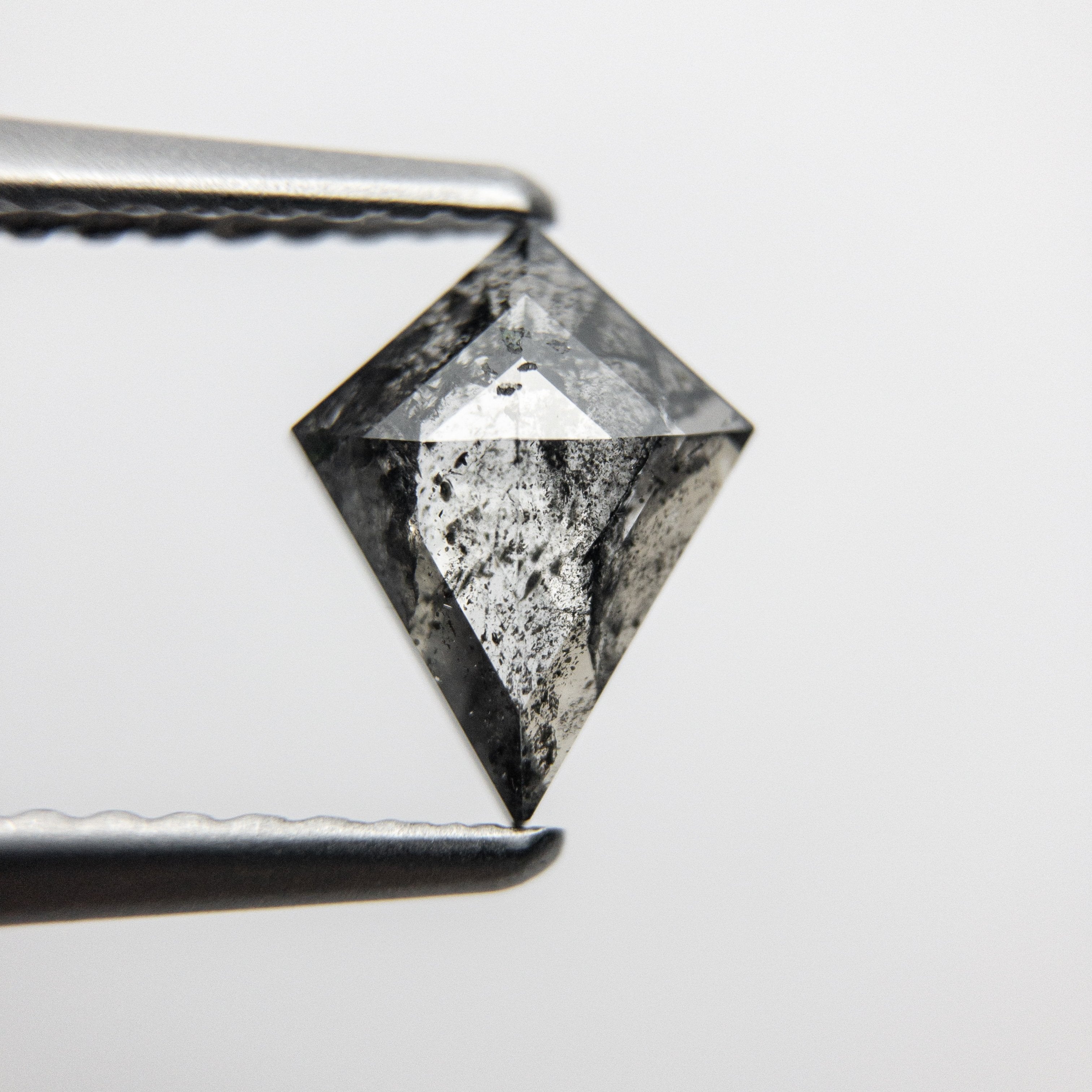 0.75ct 8.10x6.23x2.36mm KIte Rosecut 18087-04