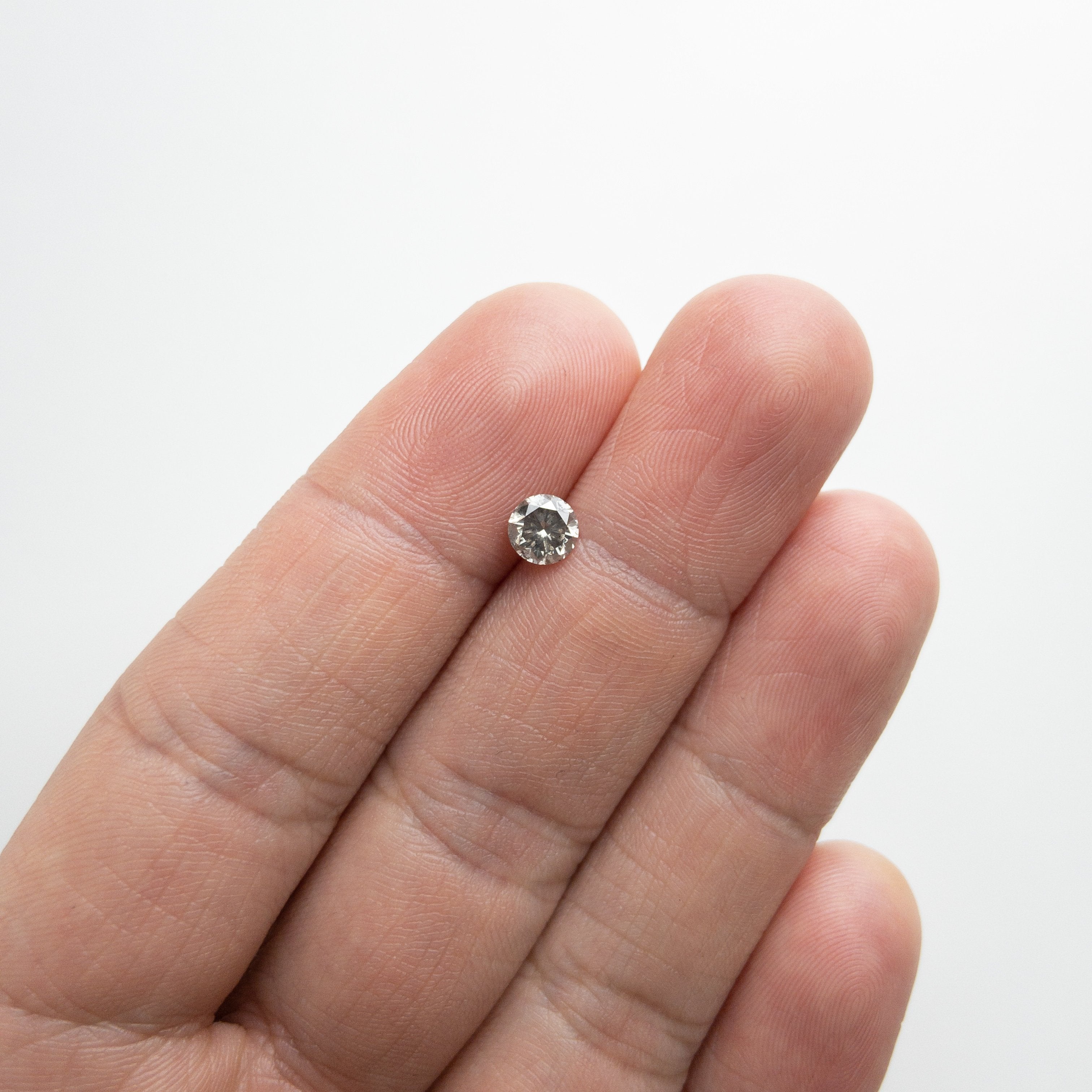 0.70ct 5.41x5.38x3.50mm Round Brilliant 18118-07