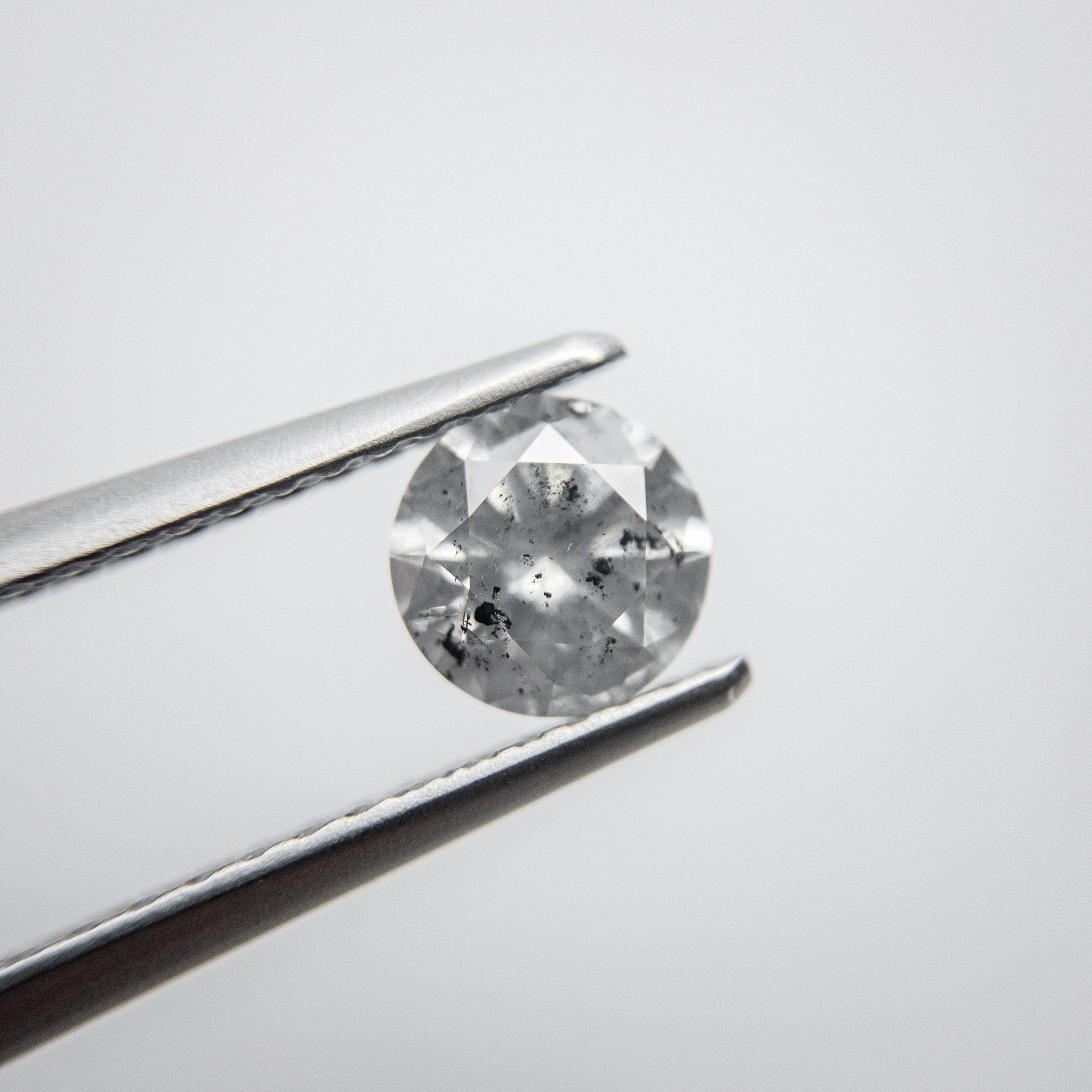 0.65ct 5.53x5.52x3.35mm Round Brilliant 18118-17 memo d911