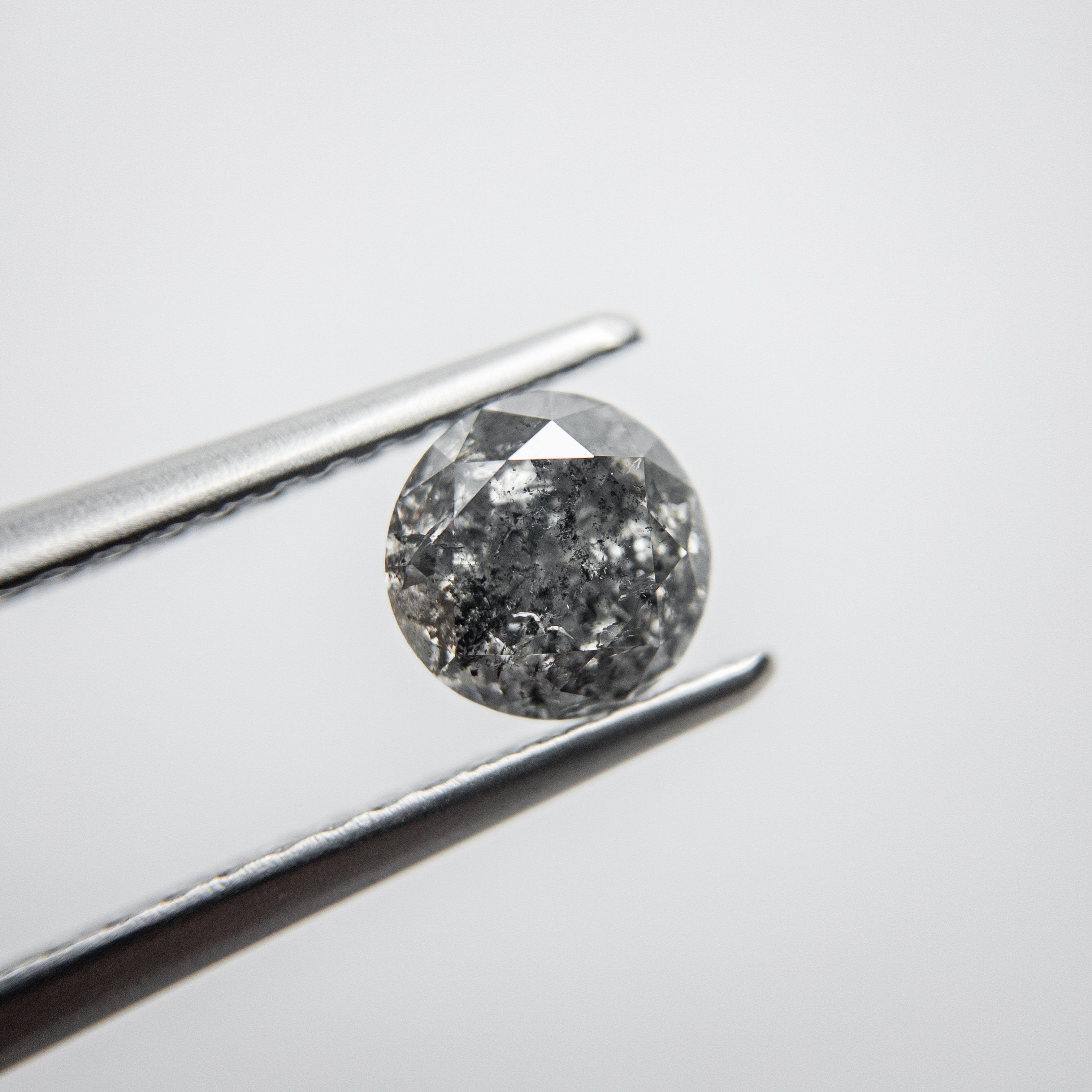 0.77ct 5.63x5.60x3.54mm Round Brilliant 18118-20
