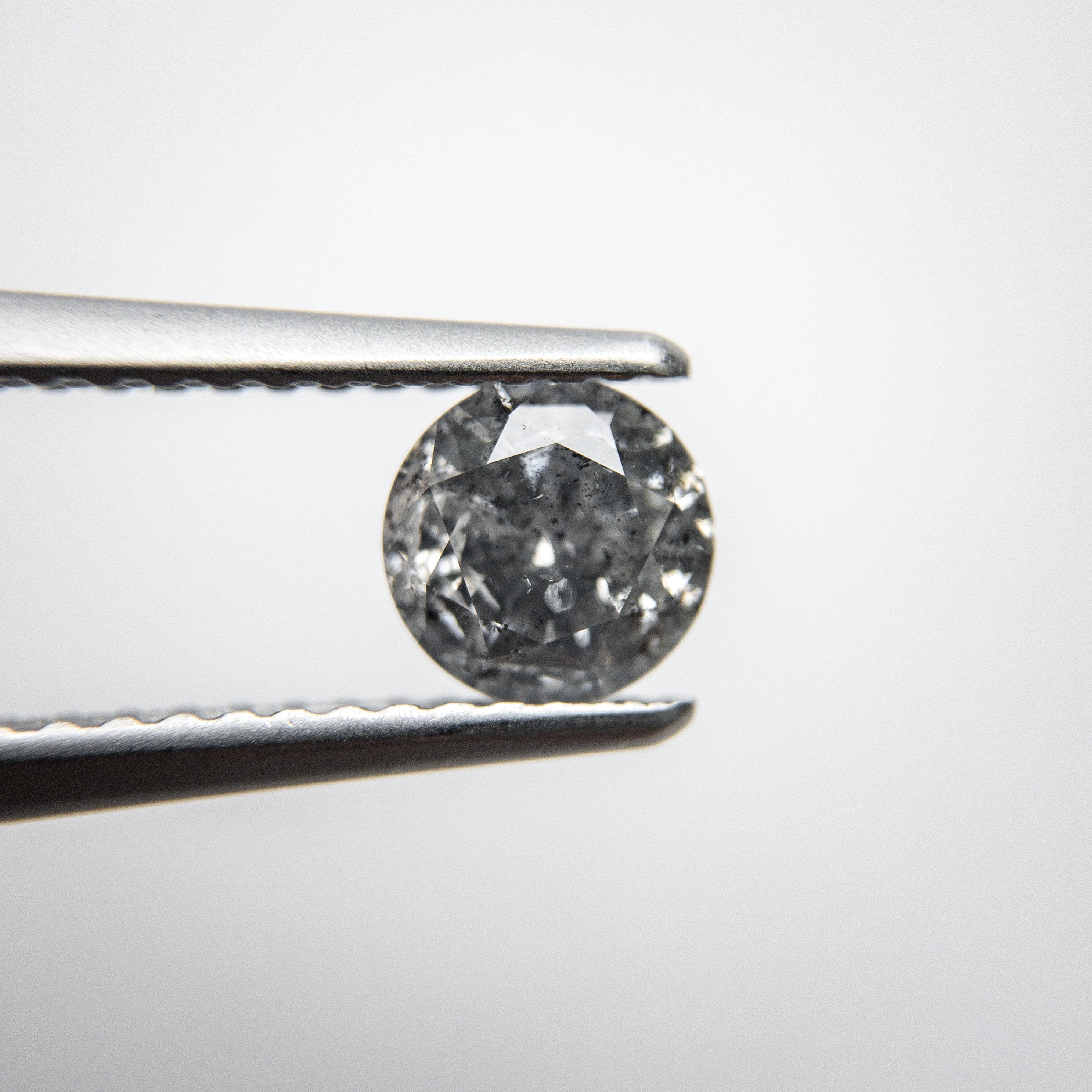 0.71ct 5.65x5.62x3.43mm Round Brilliant 18118-24 HOLD