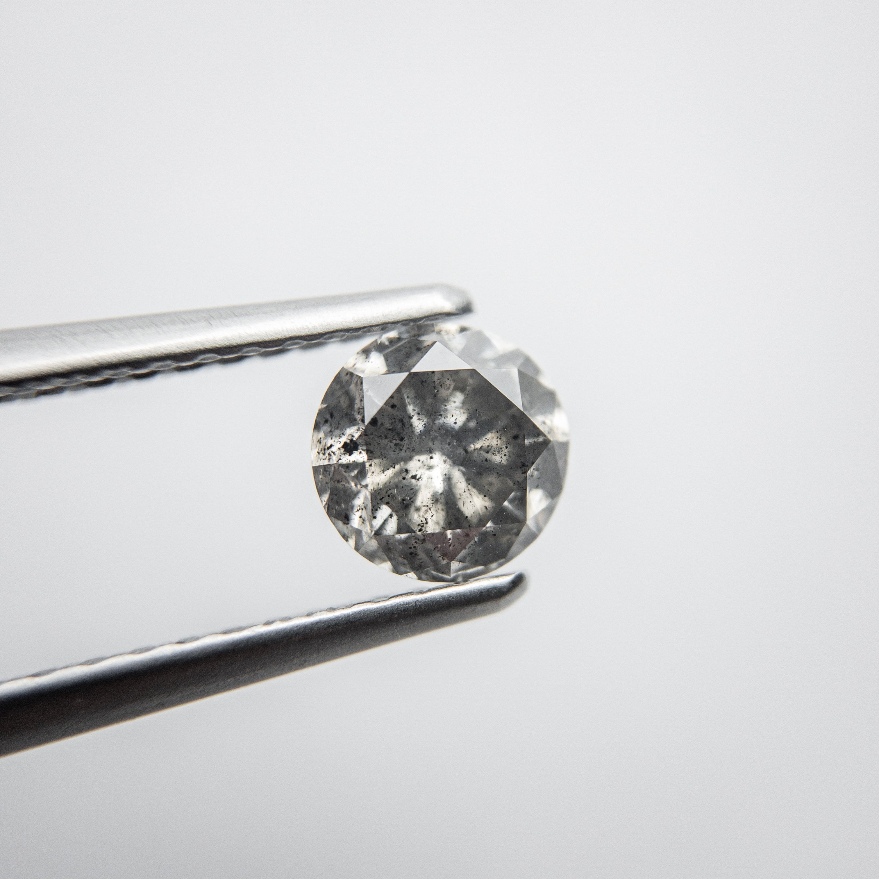 0.71ct 5.55x5.47x3.48mm Round Brilliant 18118-26