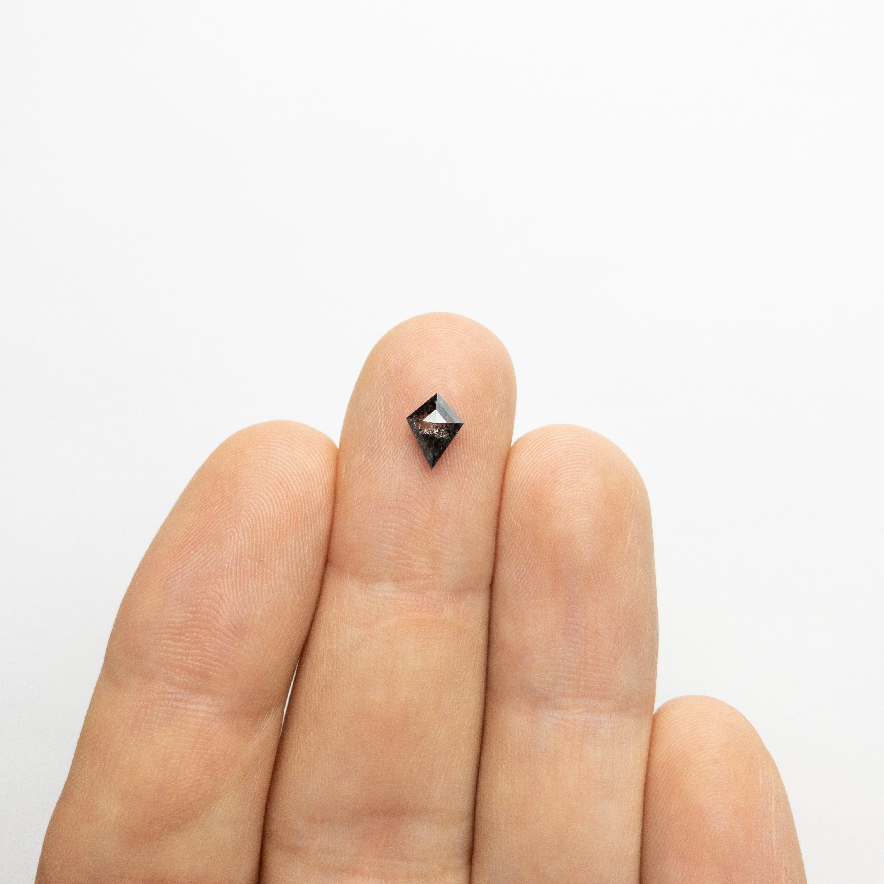 0.63ct 7.51x5.59x2.54mm Kite Rosecut 18167-17 HOLD D901