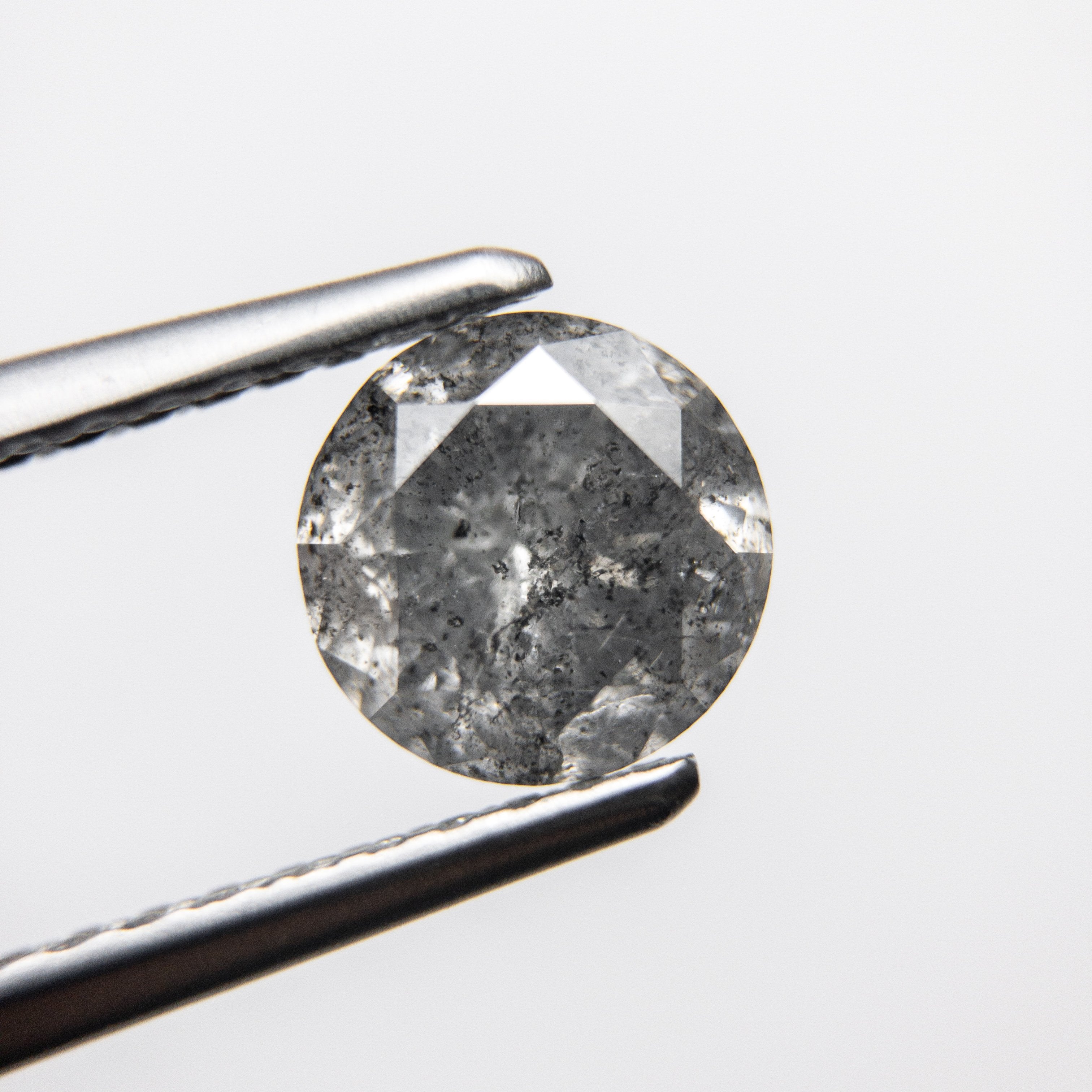 0.93ct 6.07x6.04x3.83mm Round Brilliant 18187-03 hold d660