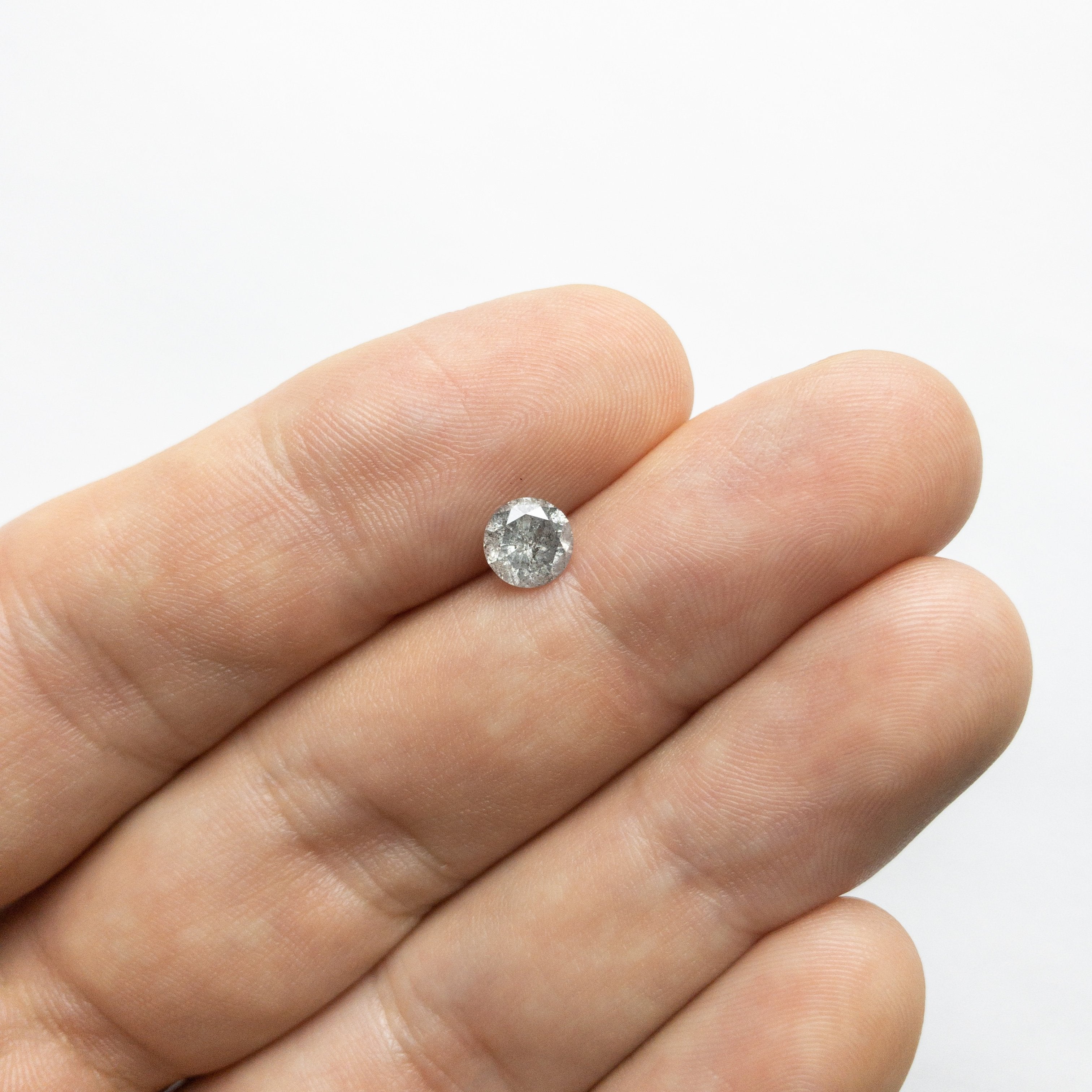 0.93ct 6.07x6.04x3.83mm Round Brilliant 18187-03 hold d660