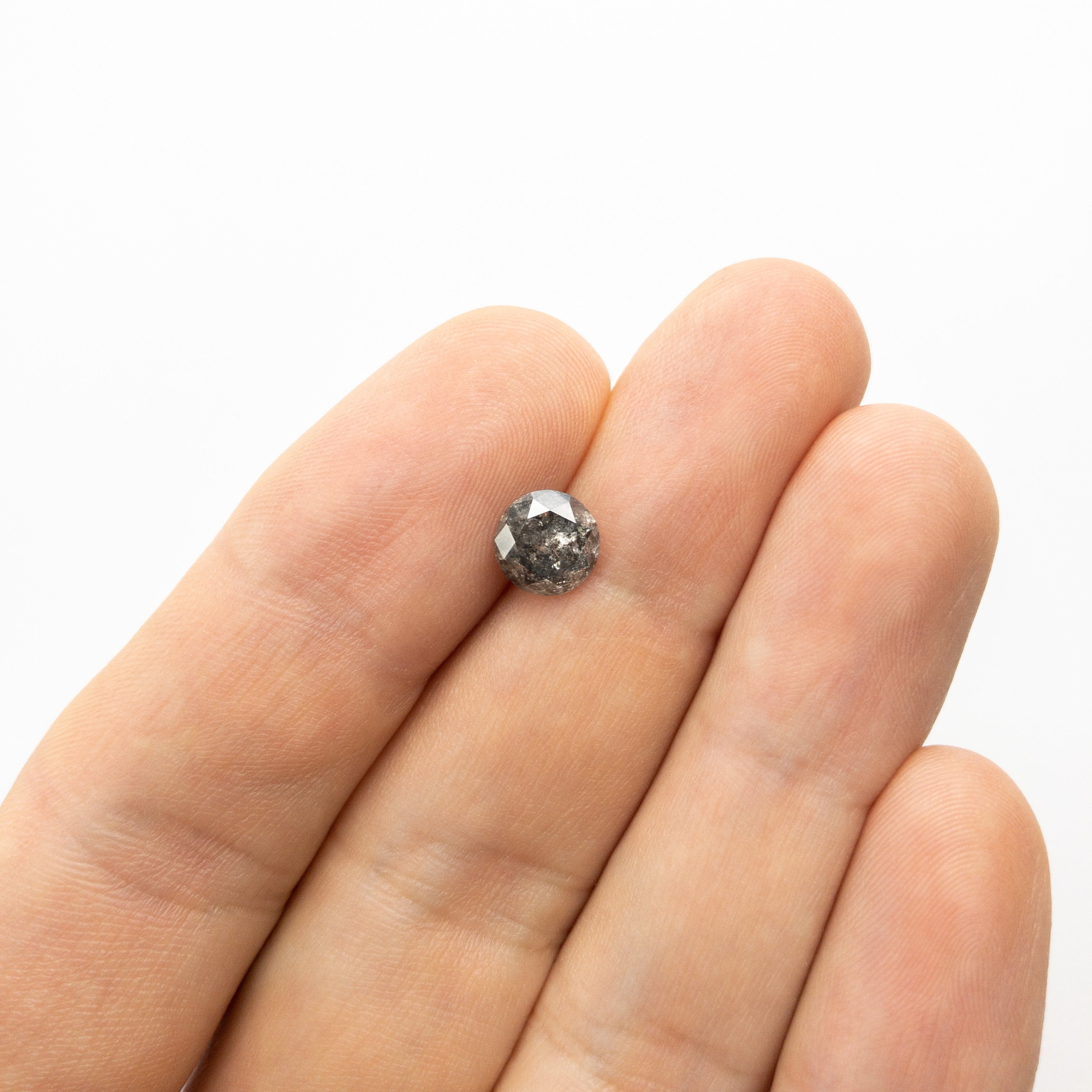 2.03ct 7.49x7.38x5.26mm Round Brilliant 18216-01 hold D1006