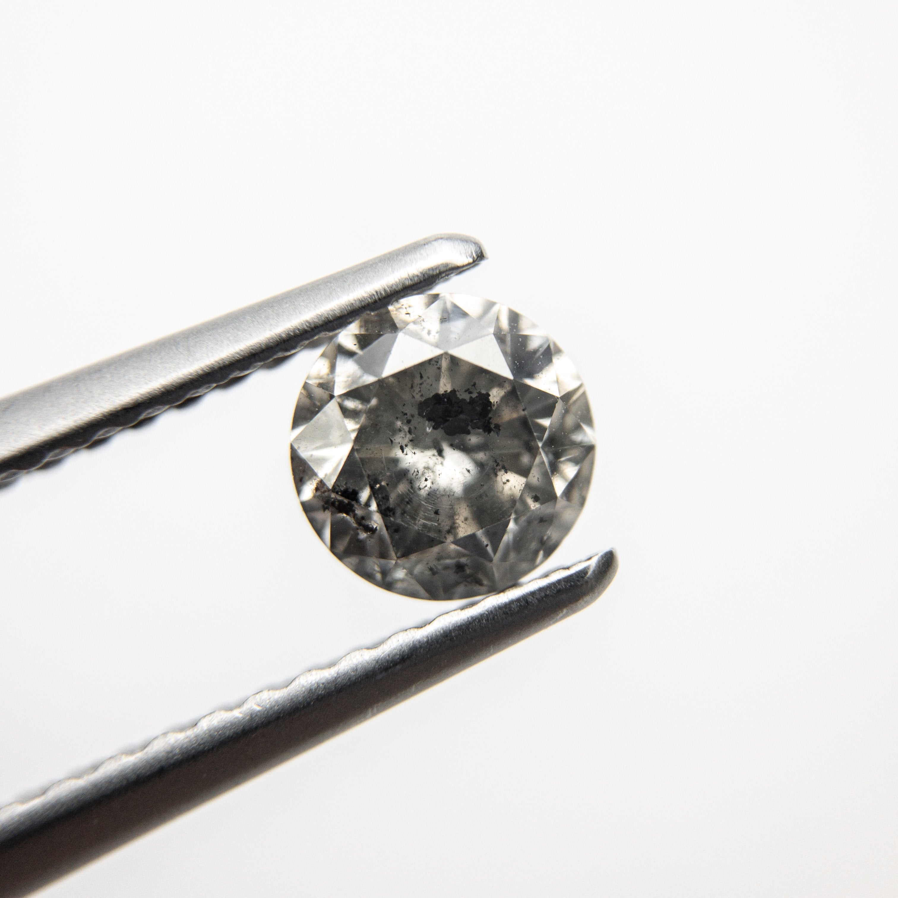 0.76ct 5.54x5.53x3.66mm Round Briilliant 18217-01