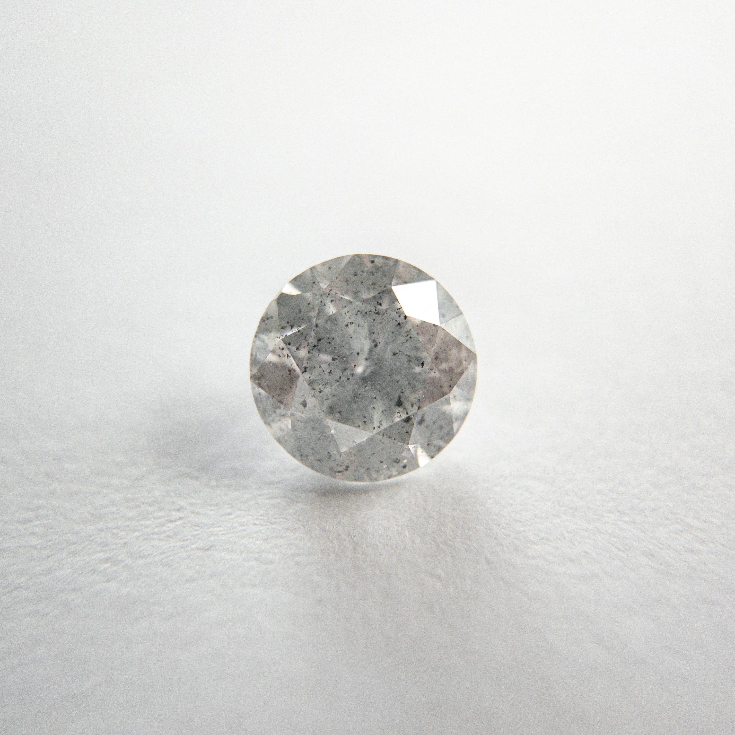 0.81ct 5.74x5.73x3.65mm Round Brilliant 18217-05 hold d961