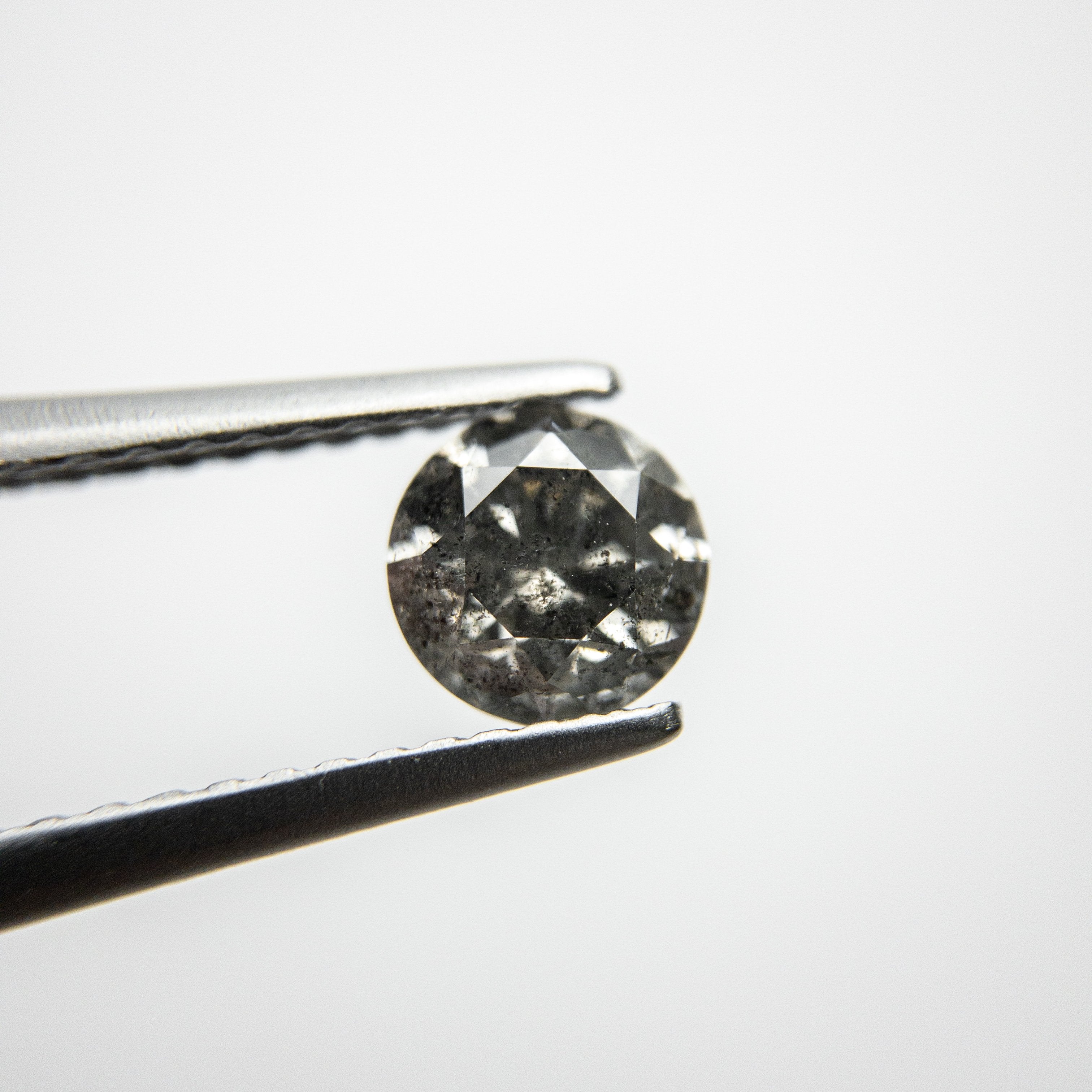 0.76ct 5.60x5.58x3.63mm Round Brilliant 18217-06