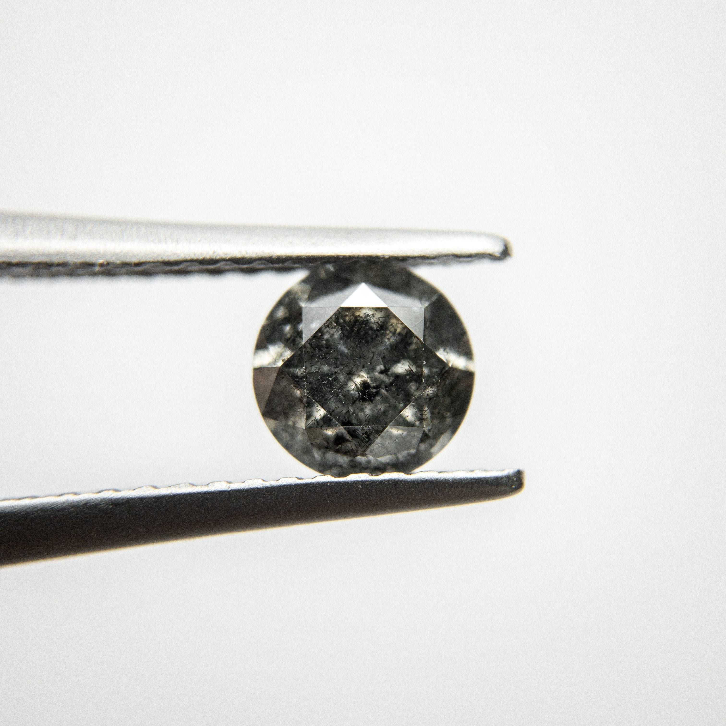 0.82ct 5.72x5.71x3.71mm Round Brilliant 18217-08