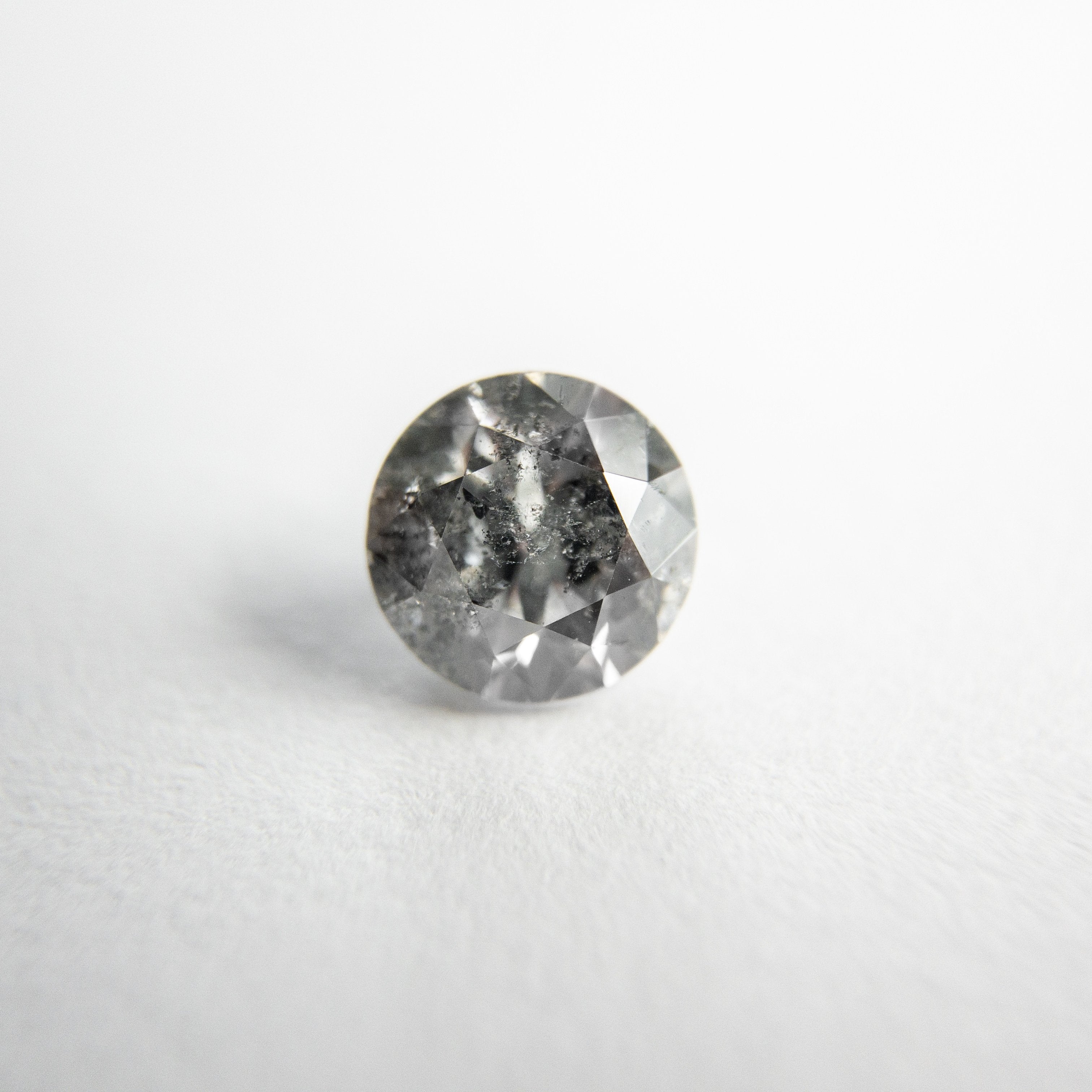 0.84ct 5.78x5.76x3.77mm Round Brilliant 18217-14 hold d929