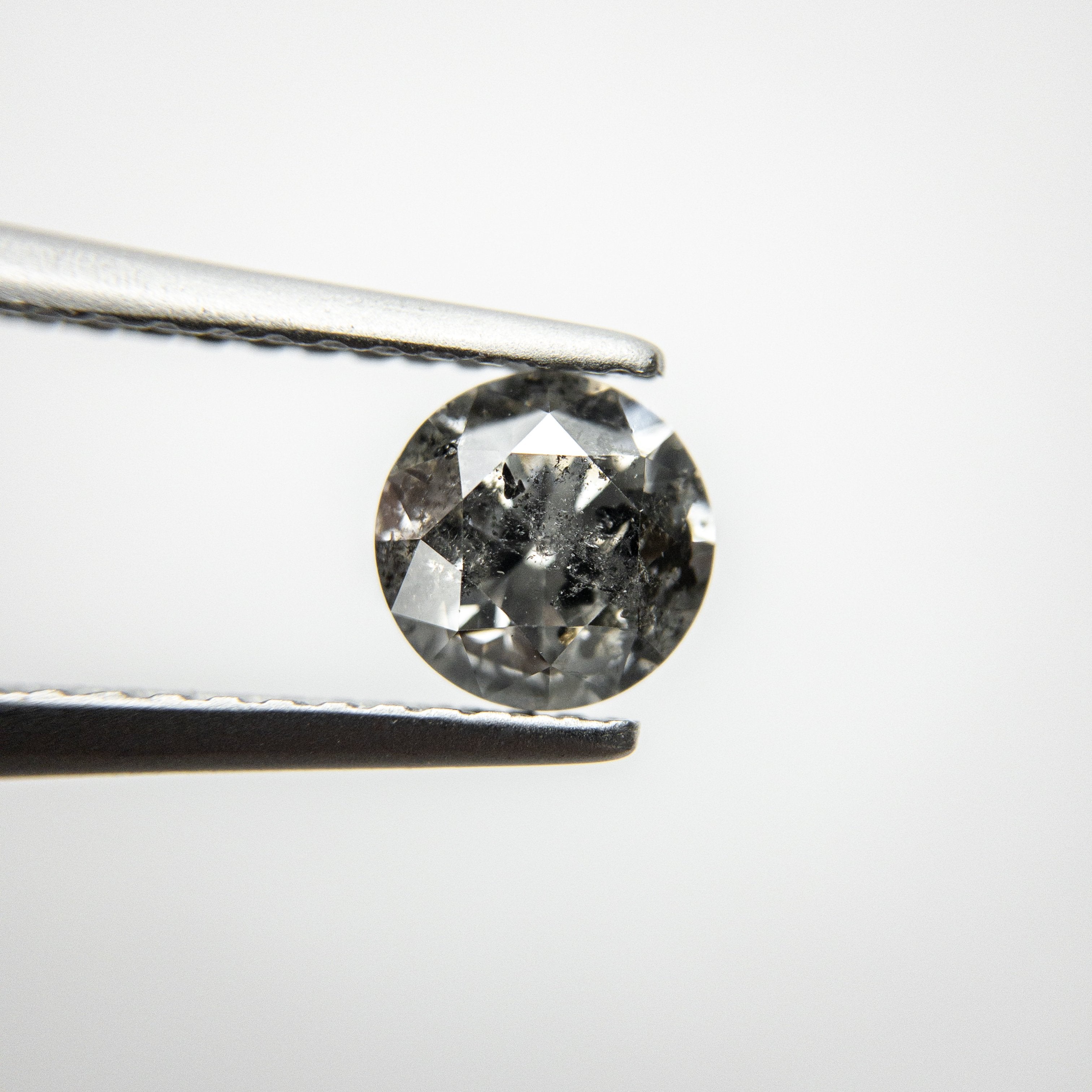 0.84ct 5.78x5.76x3.77mm Round Brilliant 18217-14 hold d929