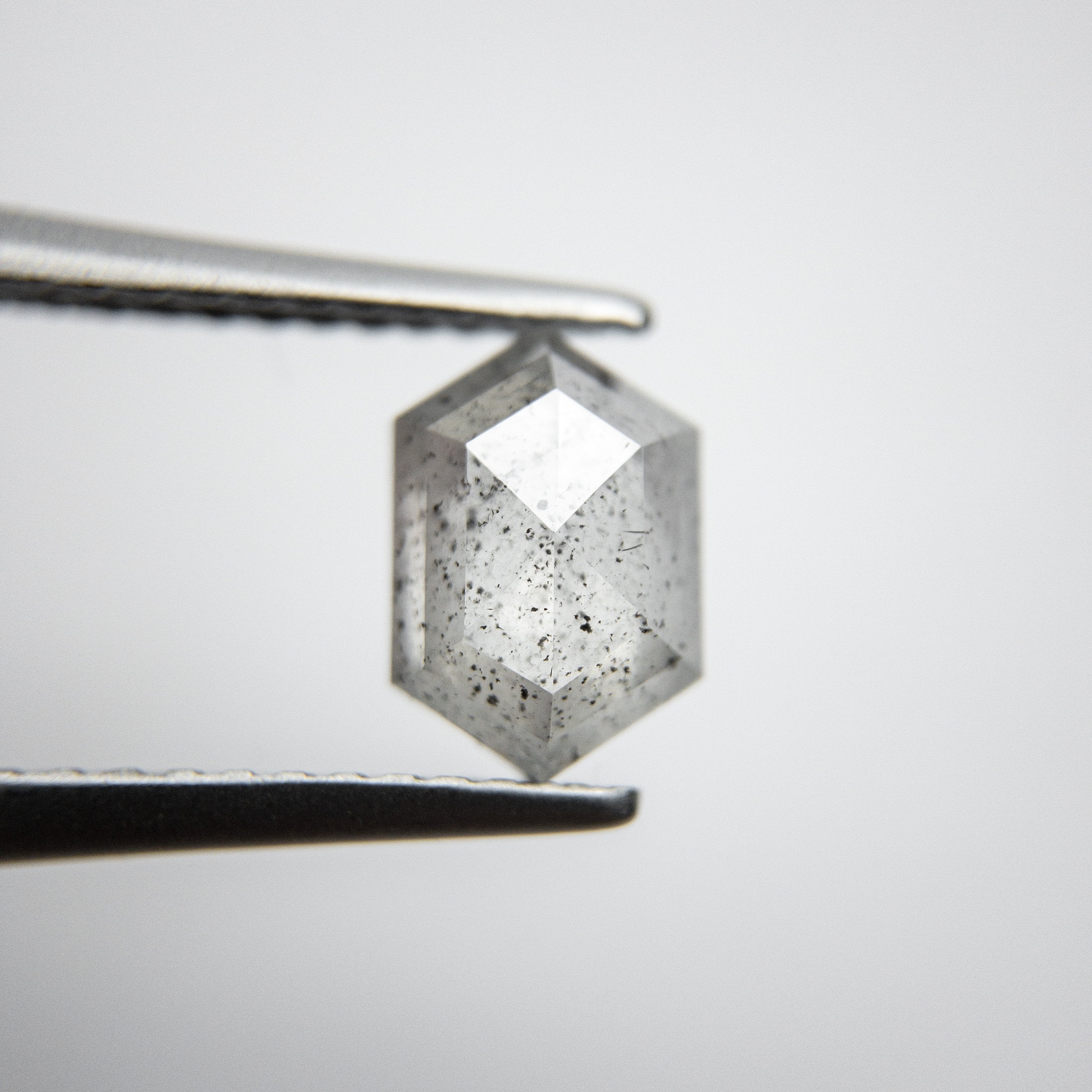 1.56ct 8.14x5.51x3.66mm Hexagon Rosecut 18221-01 hold D960