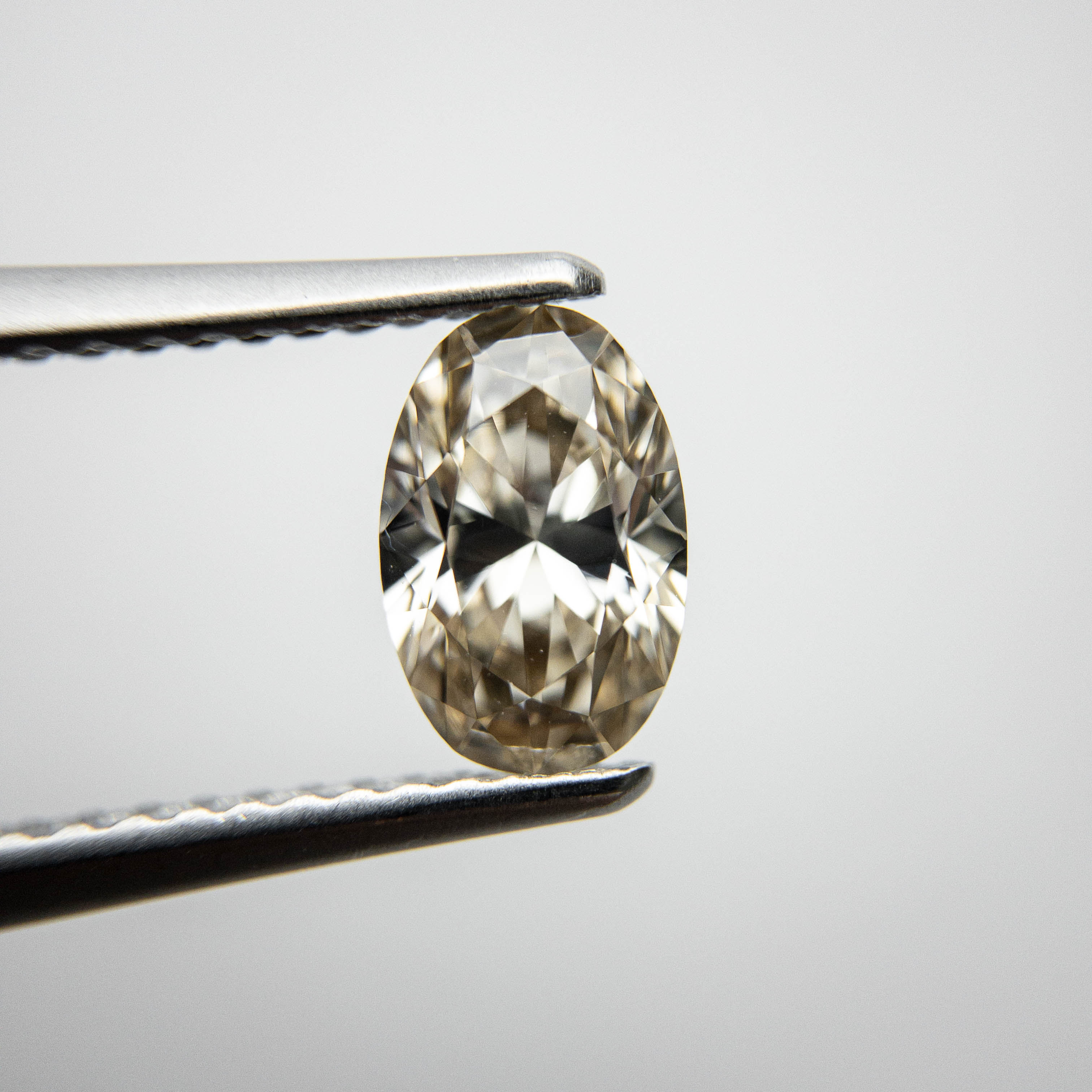1.09ct 7.96x5.26x3.51mm VS2 Oval Brilliant 18250-01 HOLD D994