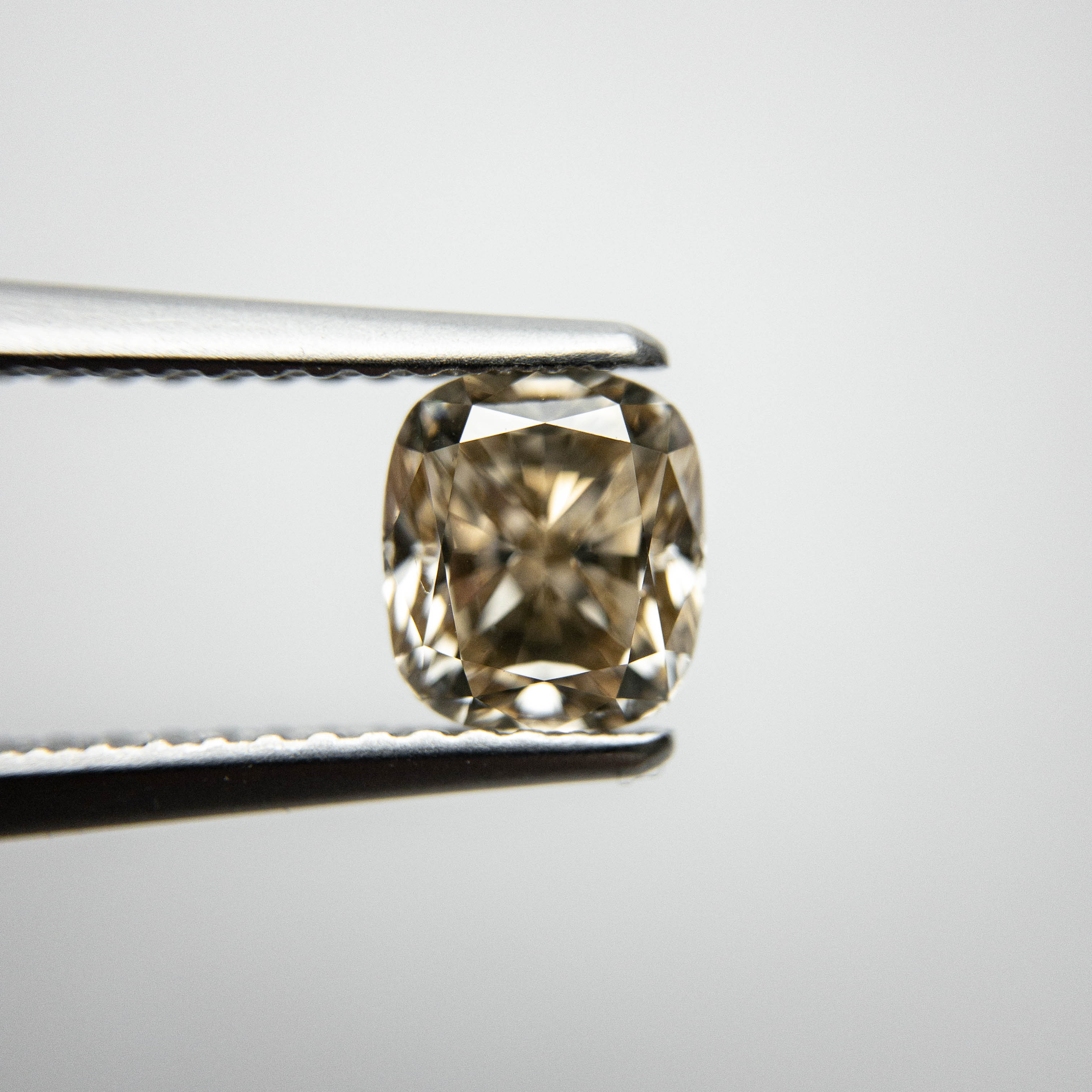 1.21ct 6.35x5.55x3.89mm VS2 Cushion Brilliant 18251-01