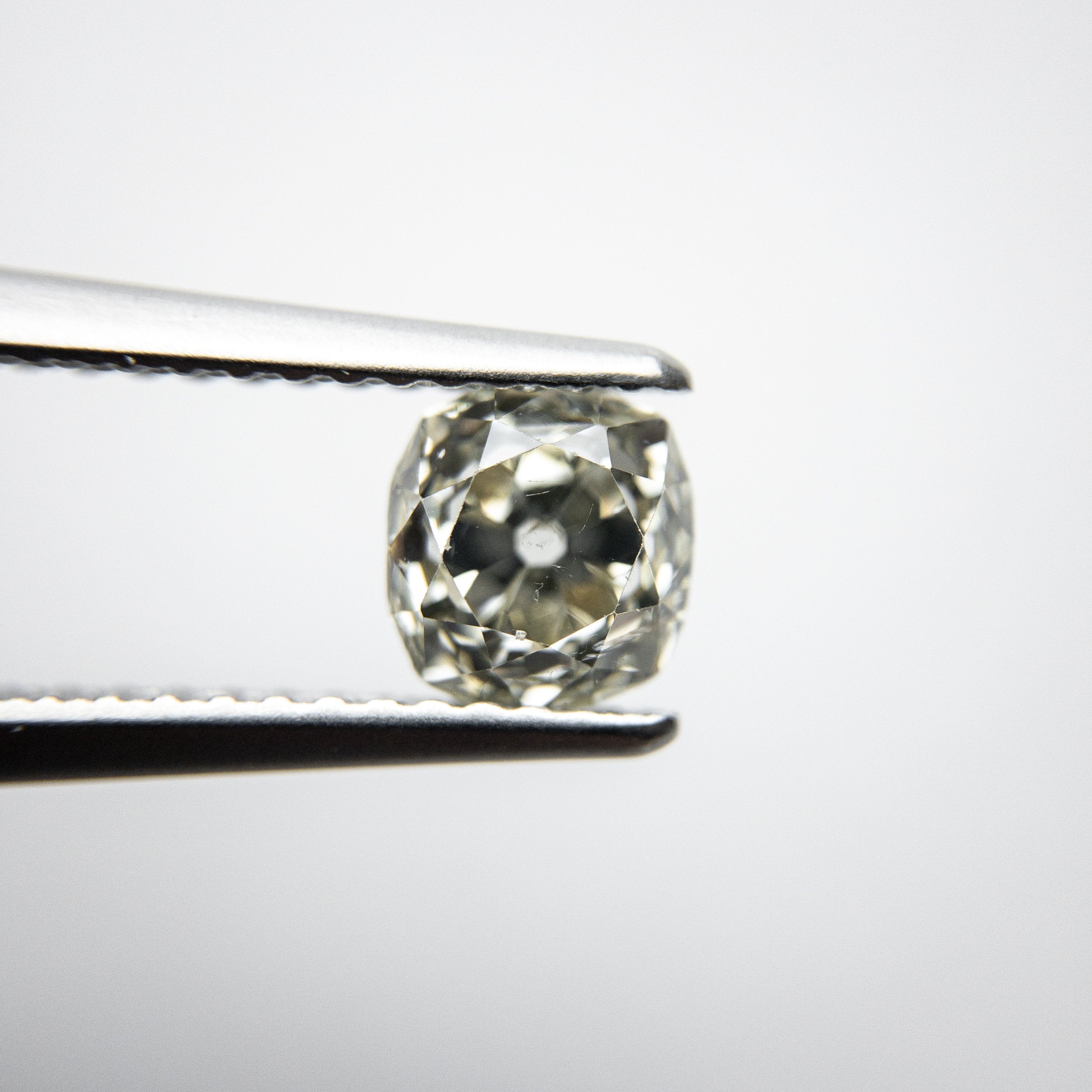 0.98ct 5.77x5.37x4.03mm SI2 O-P Antique Old Mine Cut 18254-04