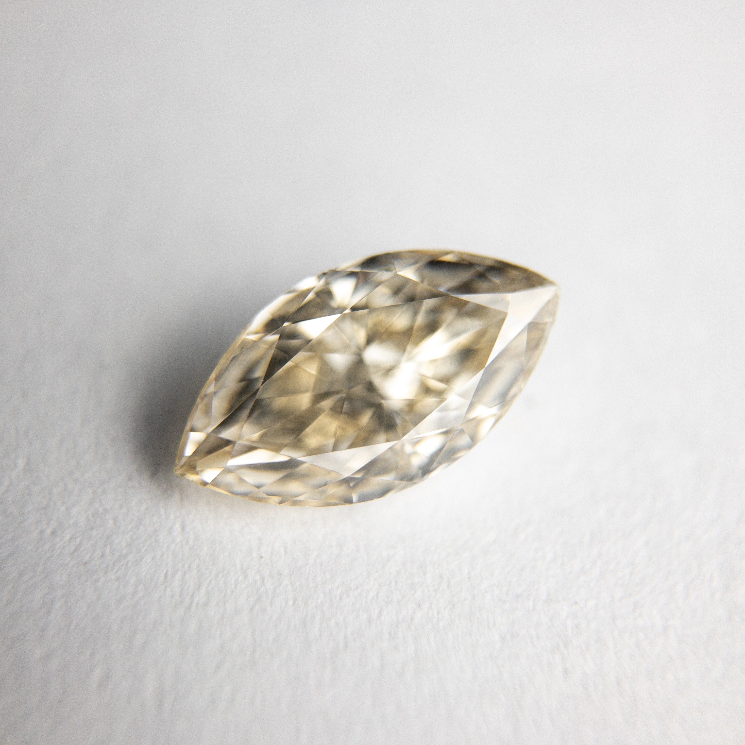1.01ct 9.38x5.16x3.02mm Marquise Brilliant 18257-11 MEMO D1006