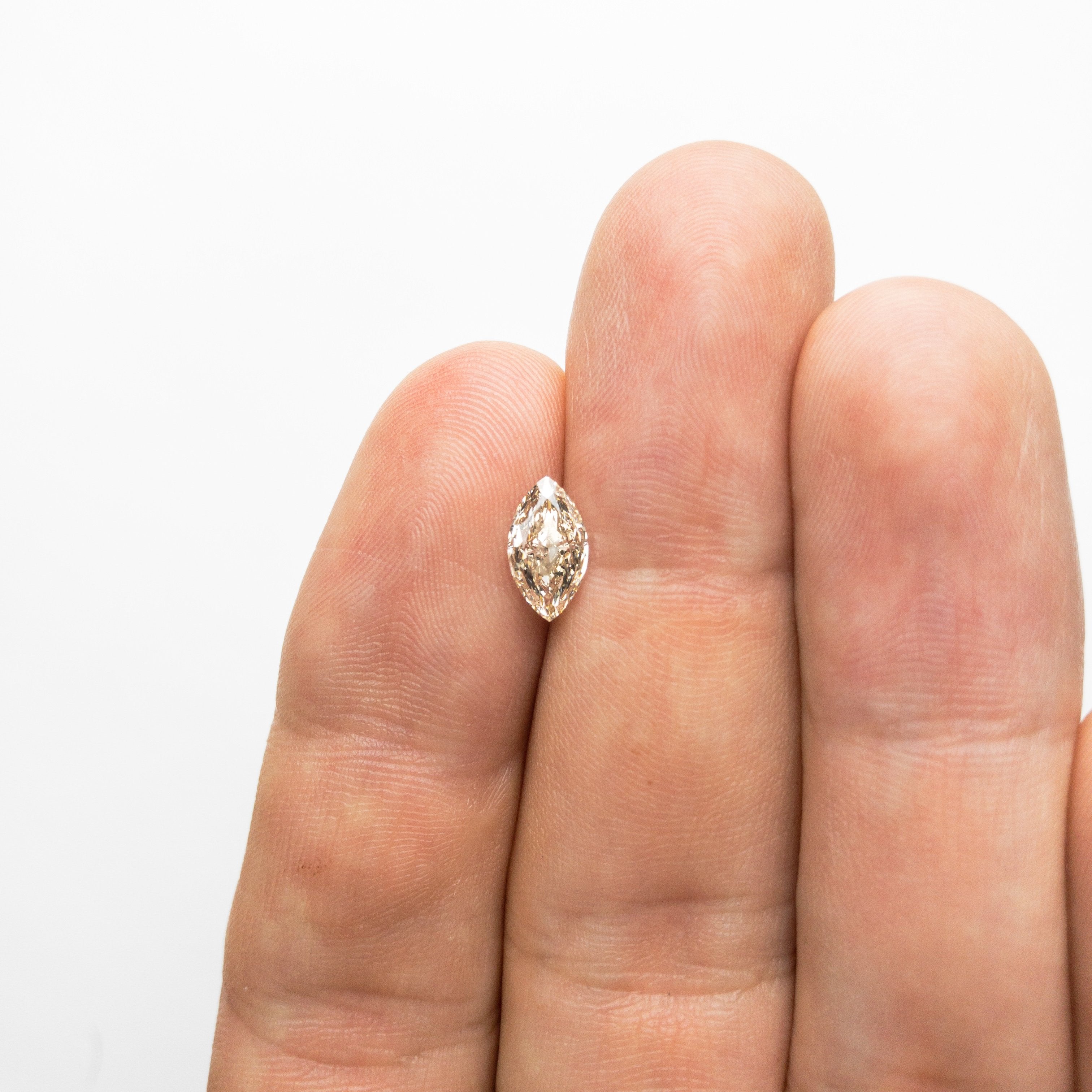 1.01ct 9.38x5.16x3.02mm Marquise Brilliant 18257-11 MEMO D1006