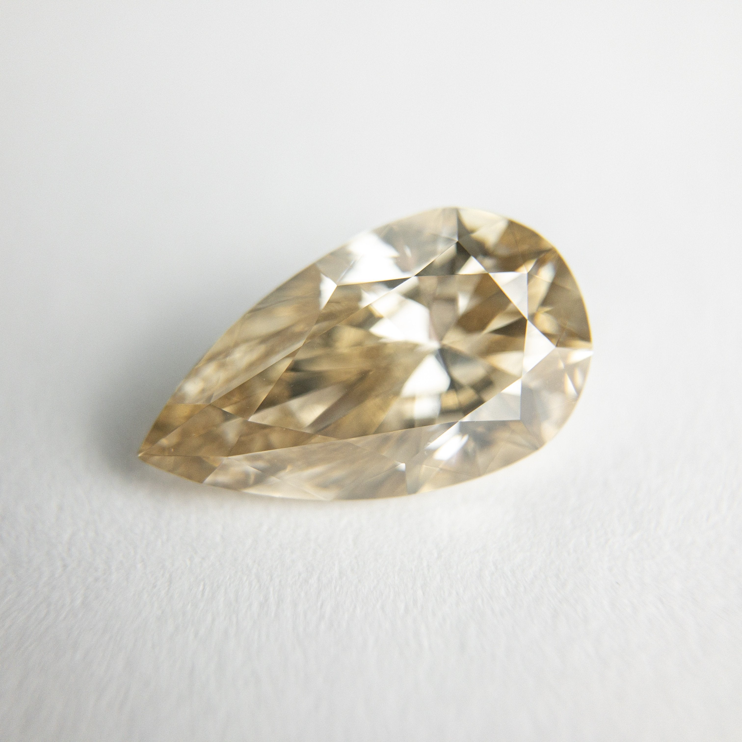 1.51ct 10.39x6.06x3.75mm VS Champagne Pear Brilliant 18261-01
