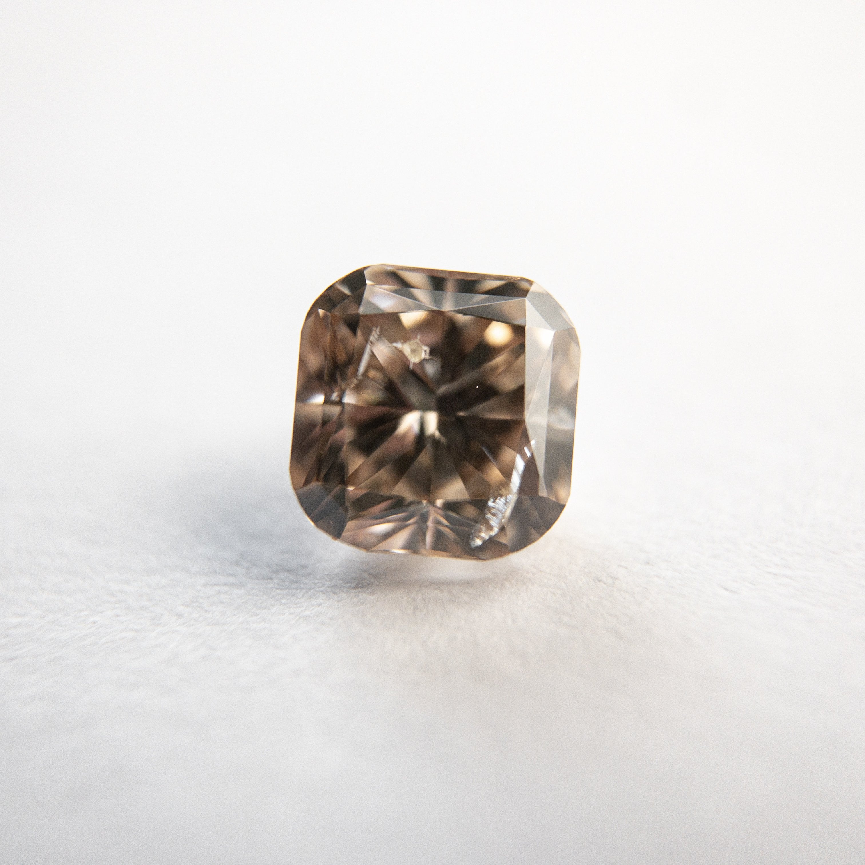 1.00ct 5.54x5.37x3.94mm Cushion Brilliant 18272-02 Hold D1706