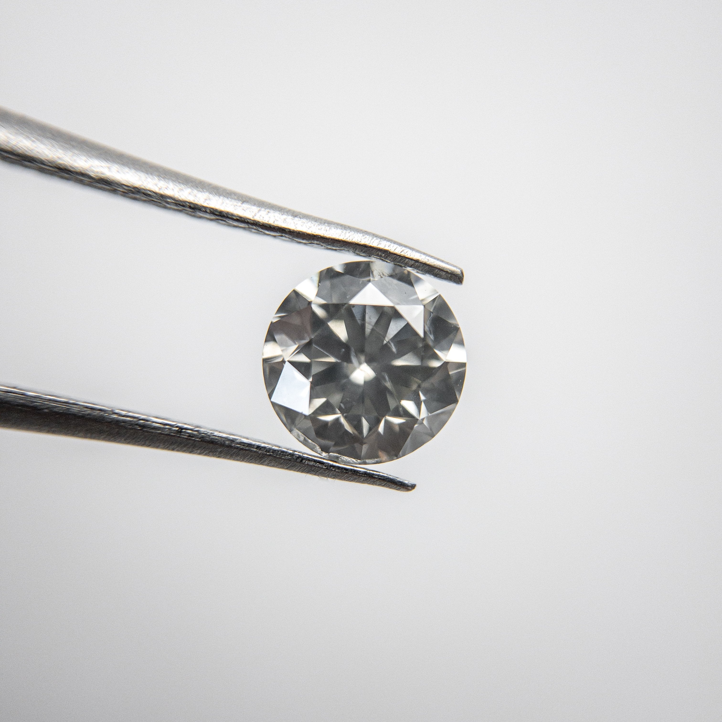 0.60ct 5.26x5.23x3.35mm Fancy Grey Round Brilliant 18273-04